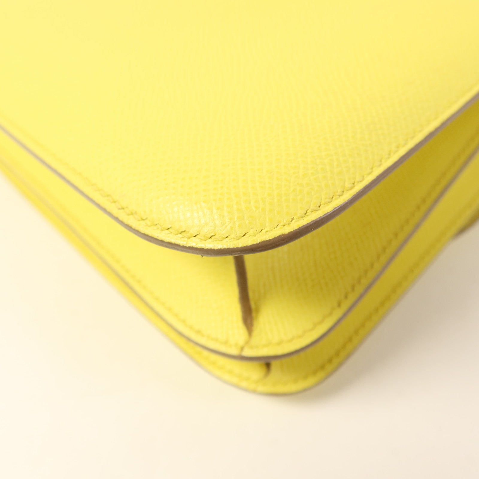 HERMES Epsom皮革Constance 24銀扣肩背袋Lime