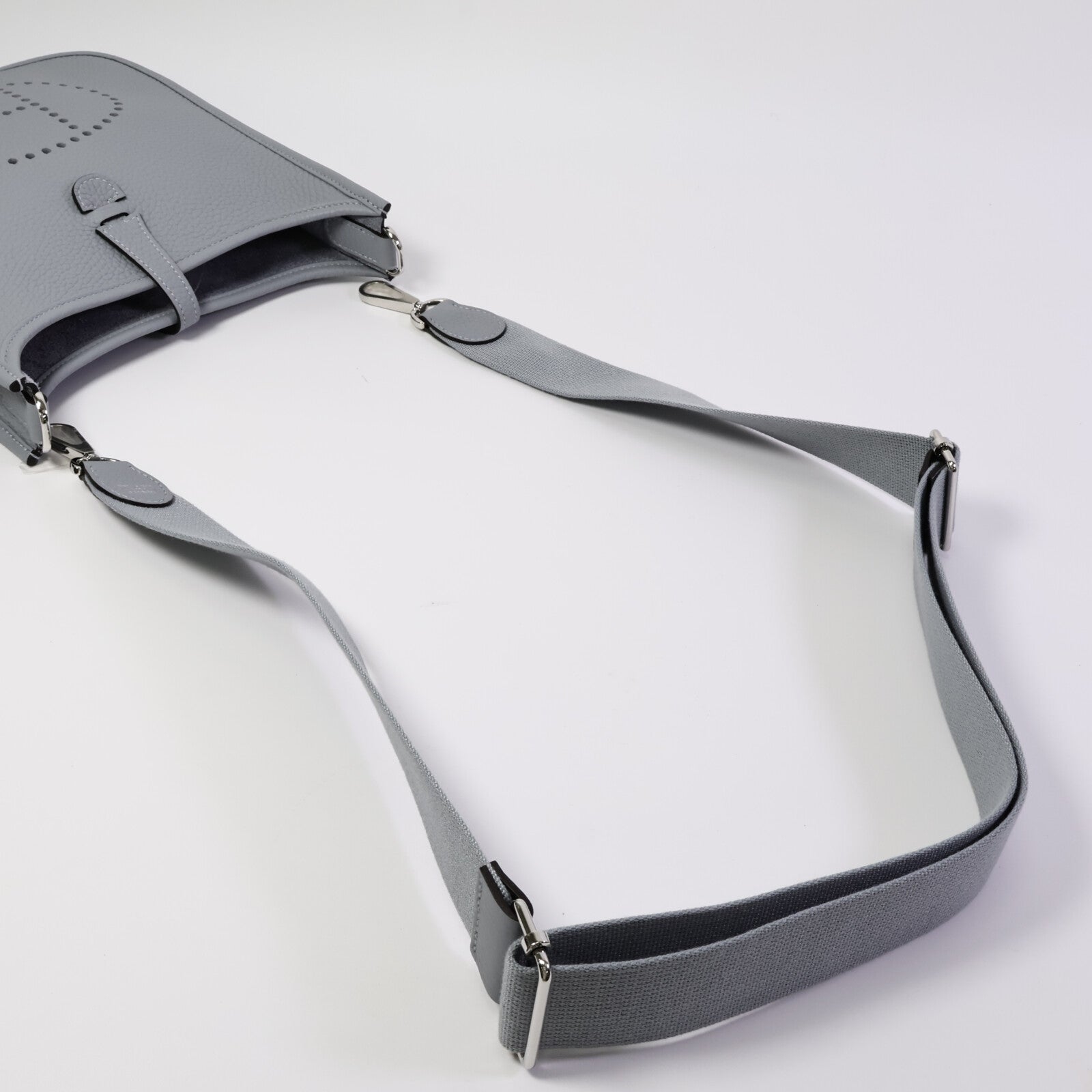HERMES Clemence皮革Evelyne 23肩背袋Gris Pantin