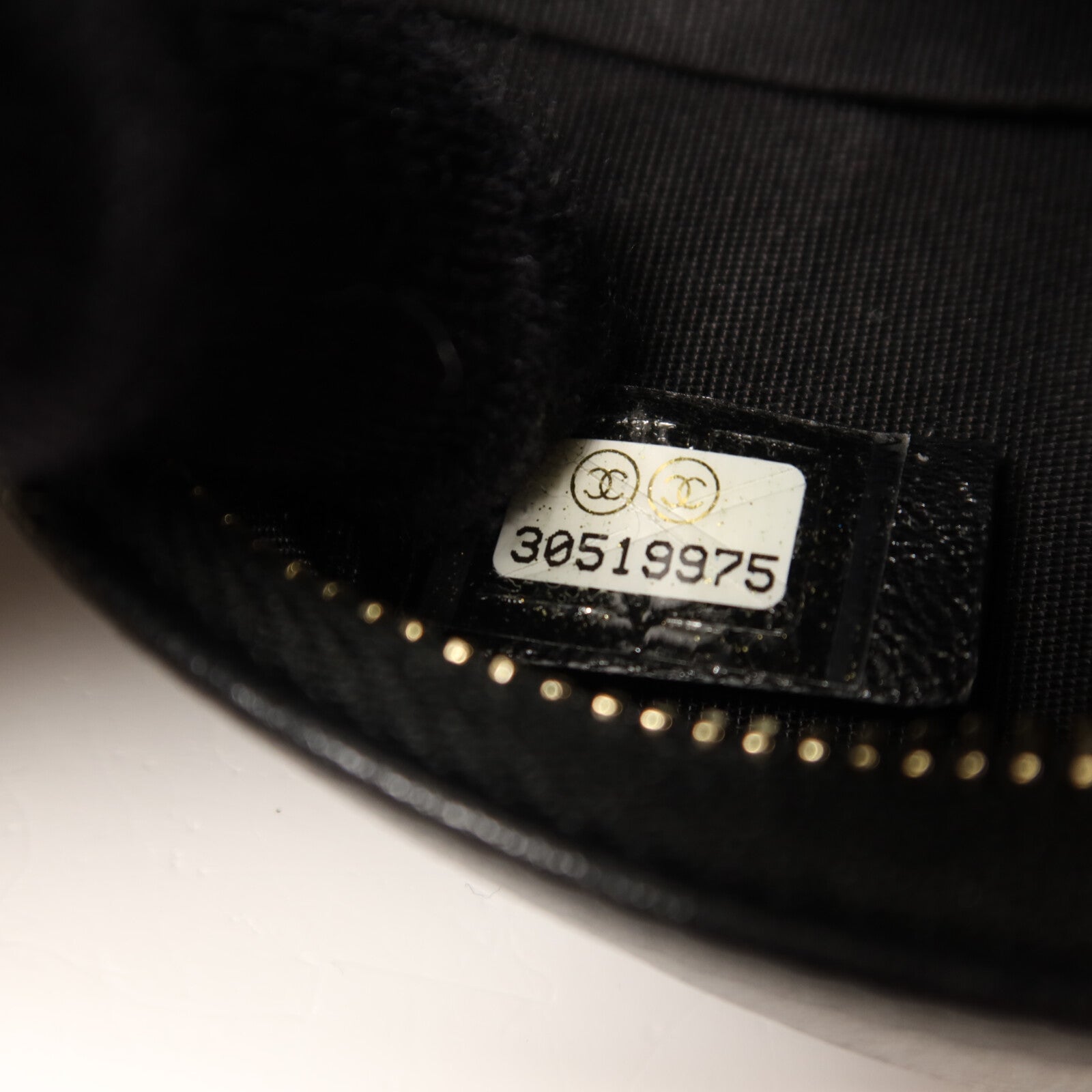 CHANEL 牛皮皮革Chain Shoulder金扣鏈帶肩背袋