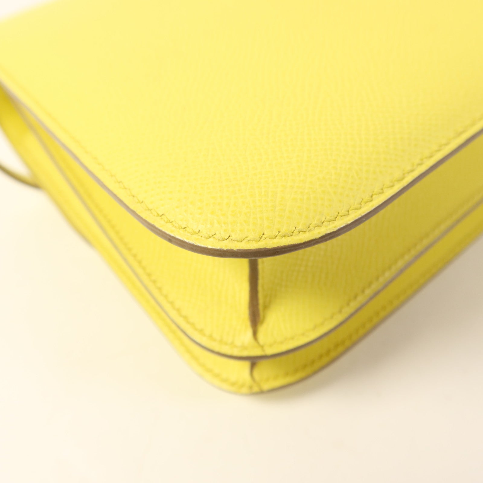 HERMES Epsom皮革Constance 24銀扣肩背袋Lime