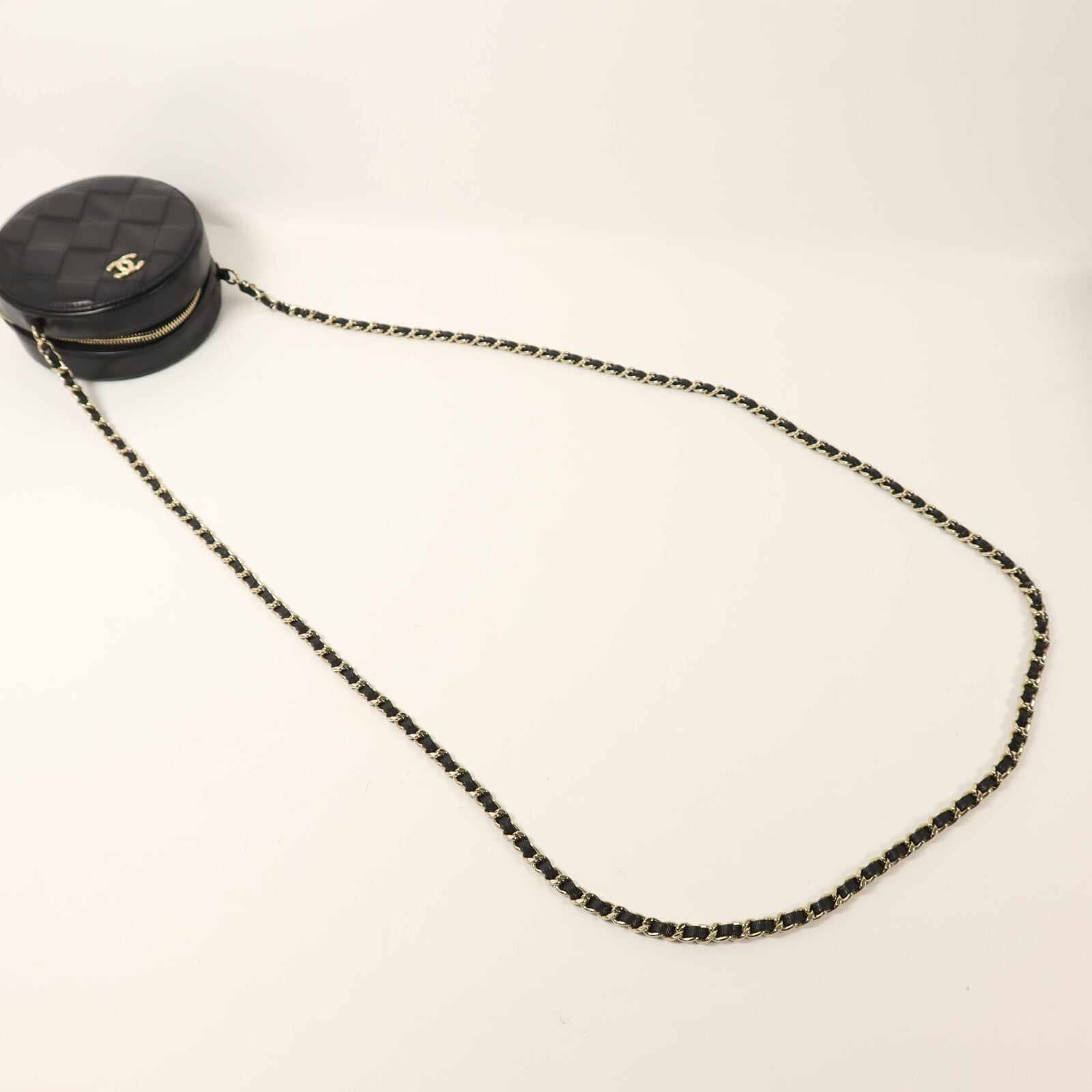 CHANEL 牛皮皮革Chain Shoulder金扣鏈帶肩背袋