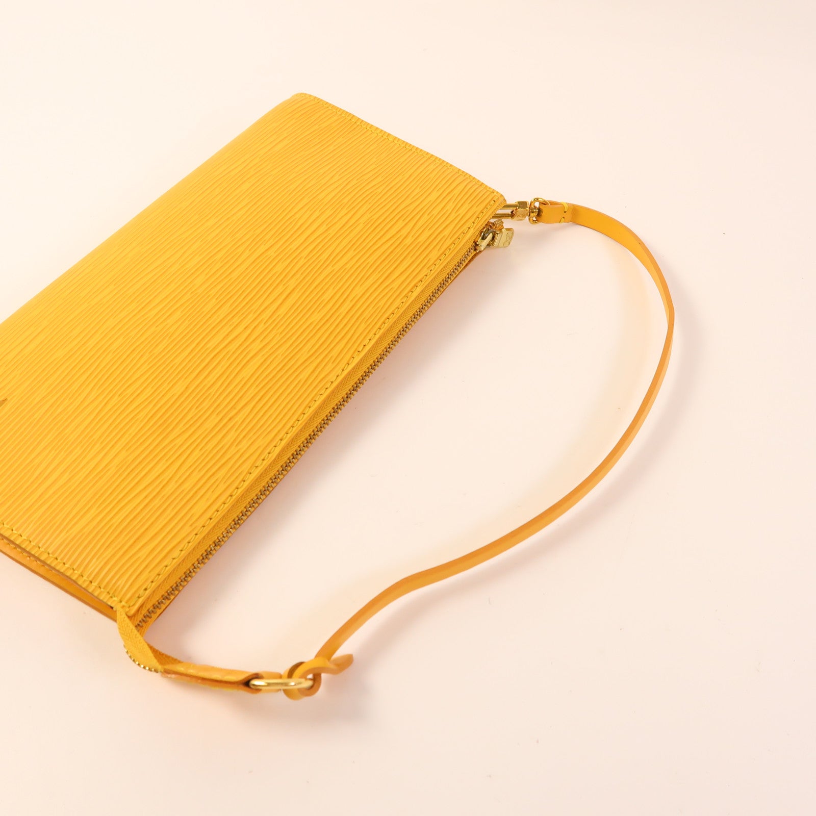 LOUIS VUITTON Epi Pochette Accessoires Pouch金扣手挽袋