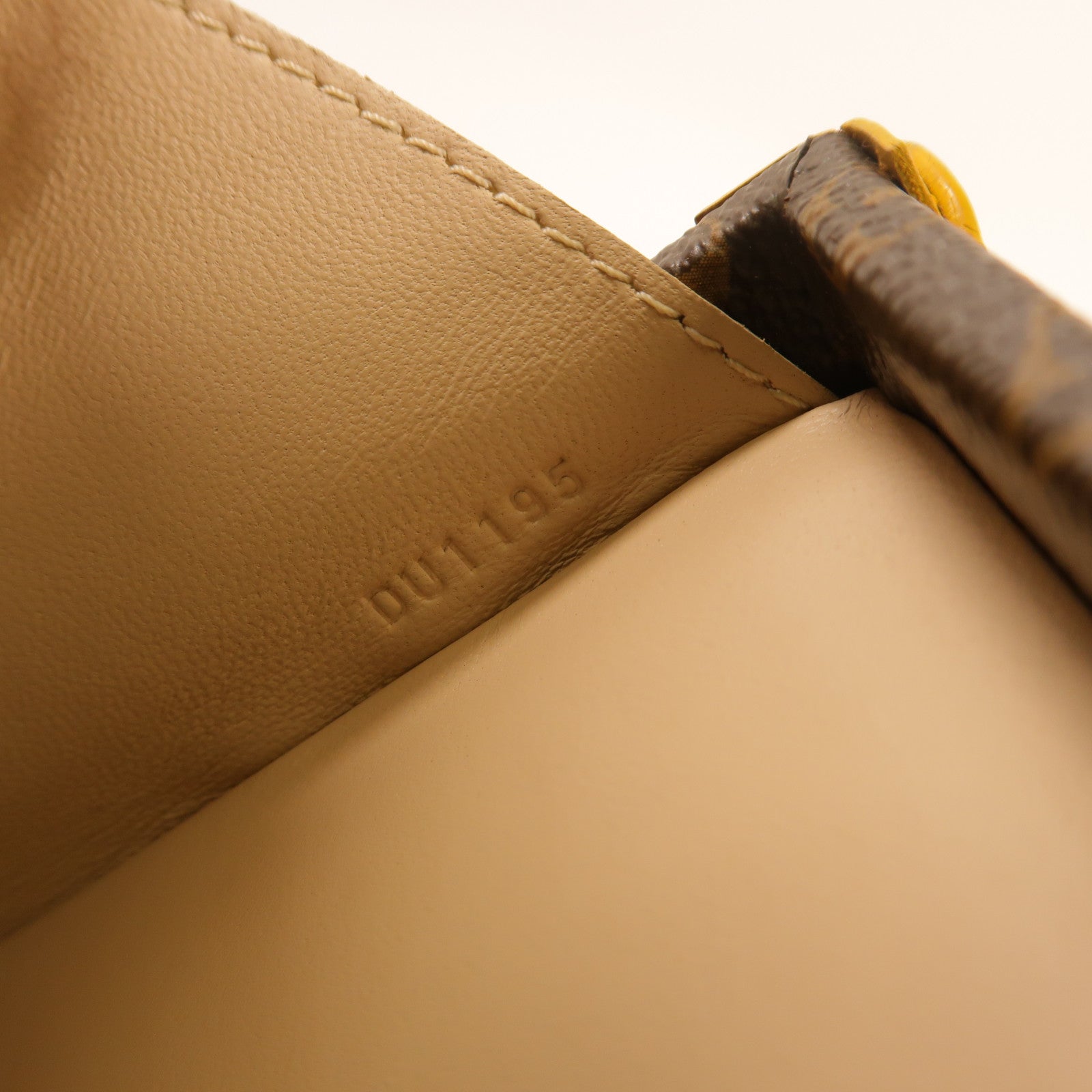 LOUIS VUITTON Monogram Petite Malle金扣肩背袋啡色/黃色