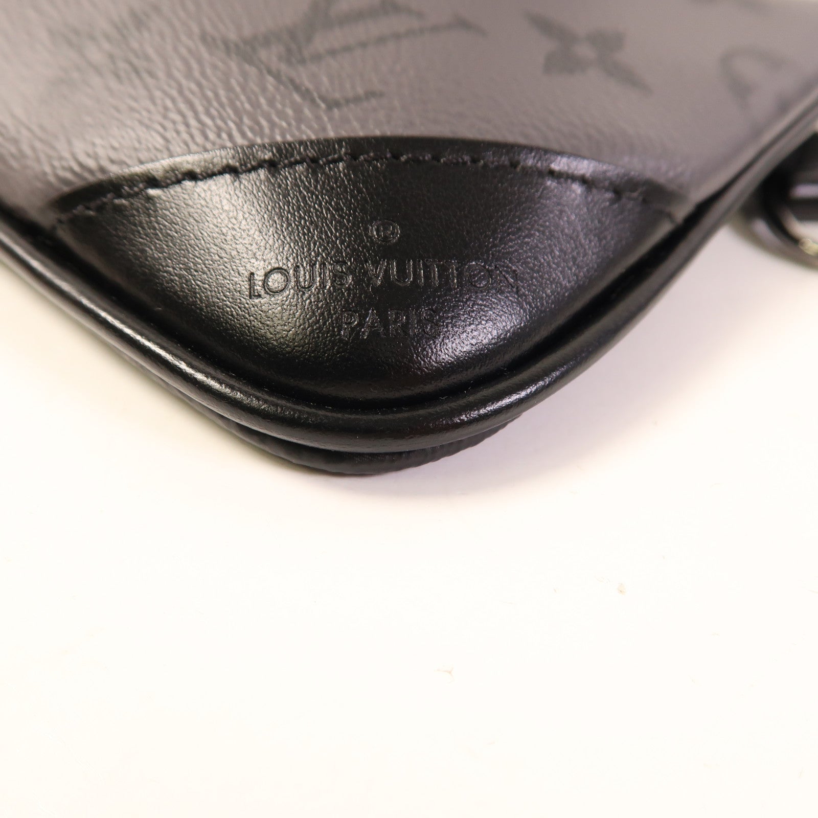 LOUIS VUITTON Monogram Eclipse Reverse Trio Messenger銀扣肩背袋灰色