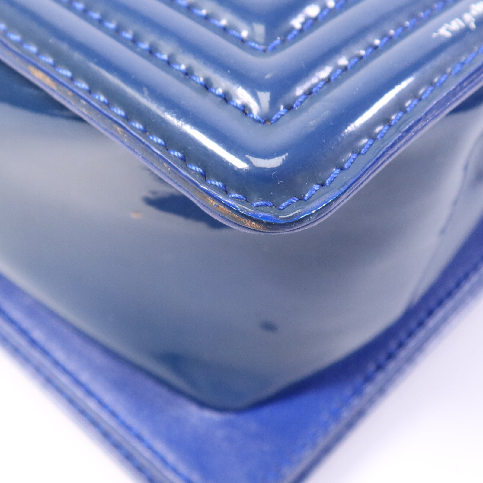 CHANEL 漆皮皮革Boy 28銀扣鏈帶肩背袋