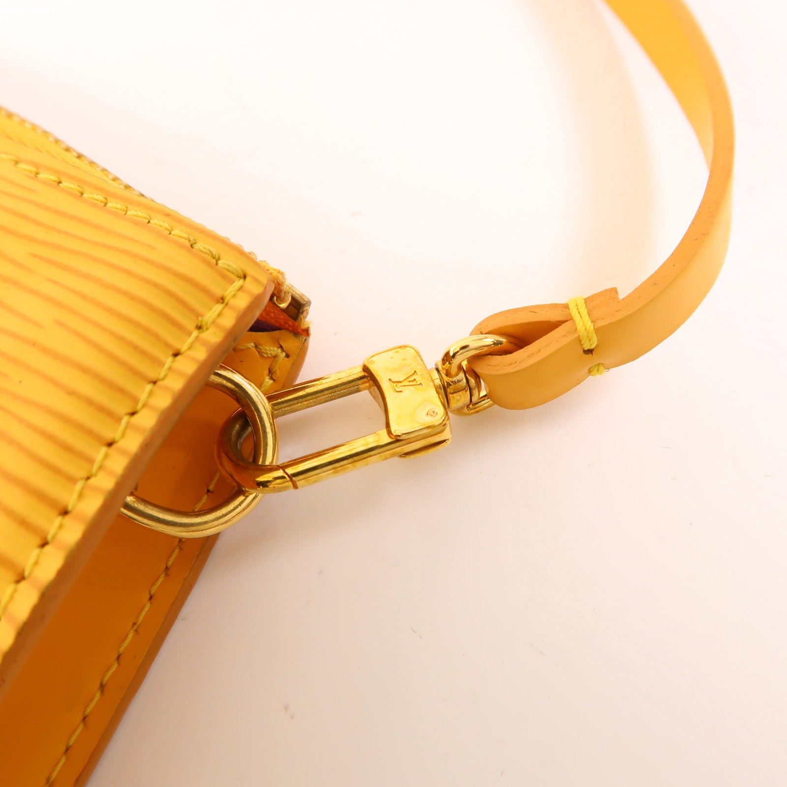LOUIS VUITTON Epi Pochette Accessoires Pouch金扣手挽袋