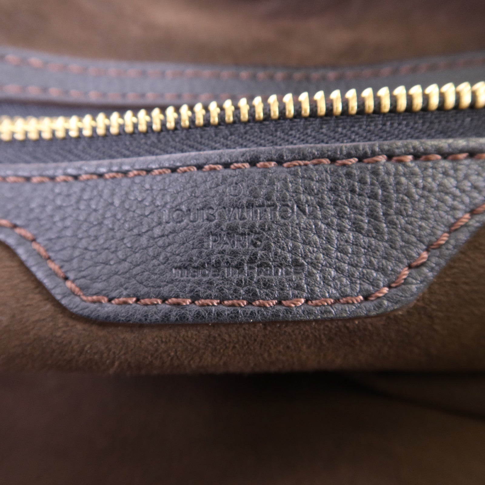 LOUIS VUITTON Mahina Leo L金扣肩背袋