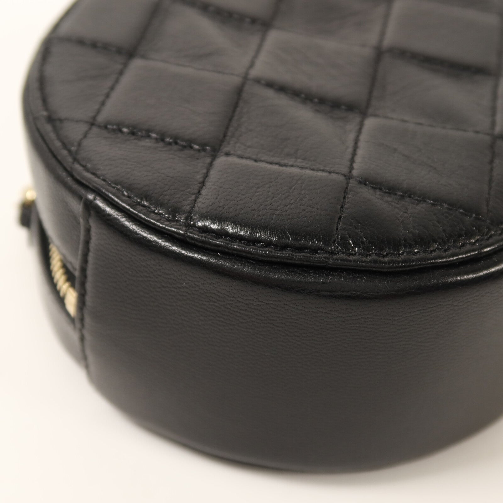CHANEL 牛皮皮革Chain Shoulder金扣鏈帶肩背袋