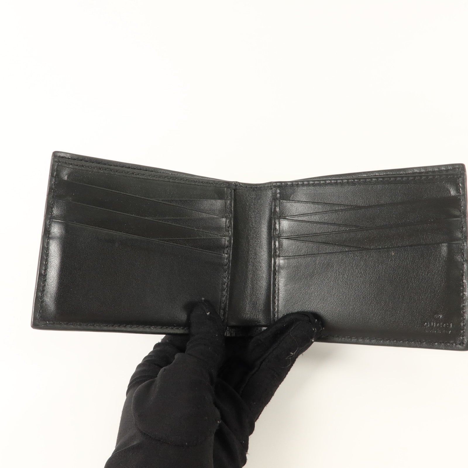 GUCCI 牛皮皮革GG Embossed Wallet錢包