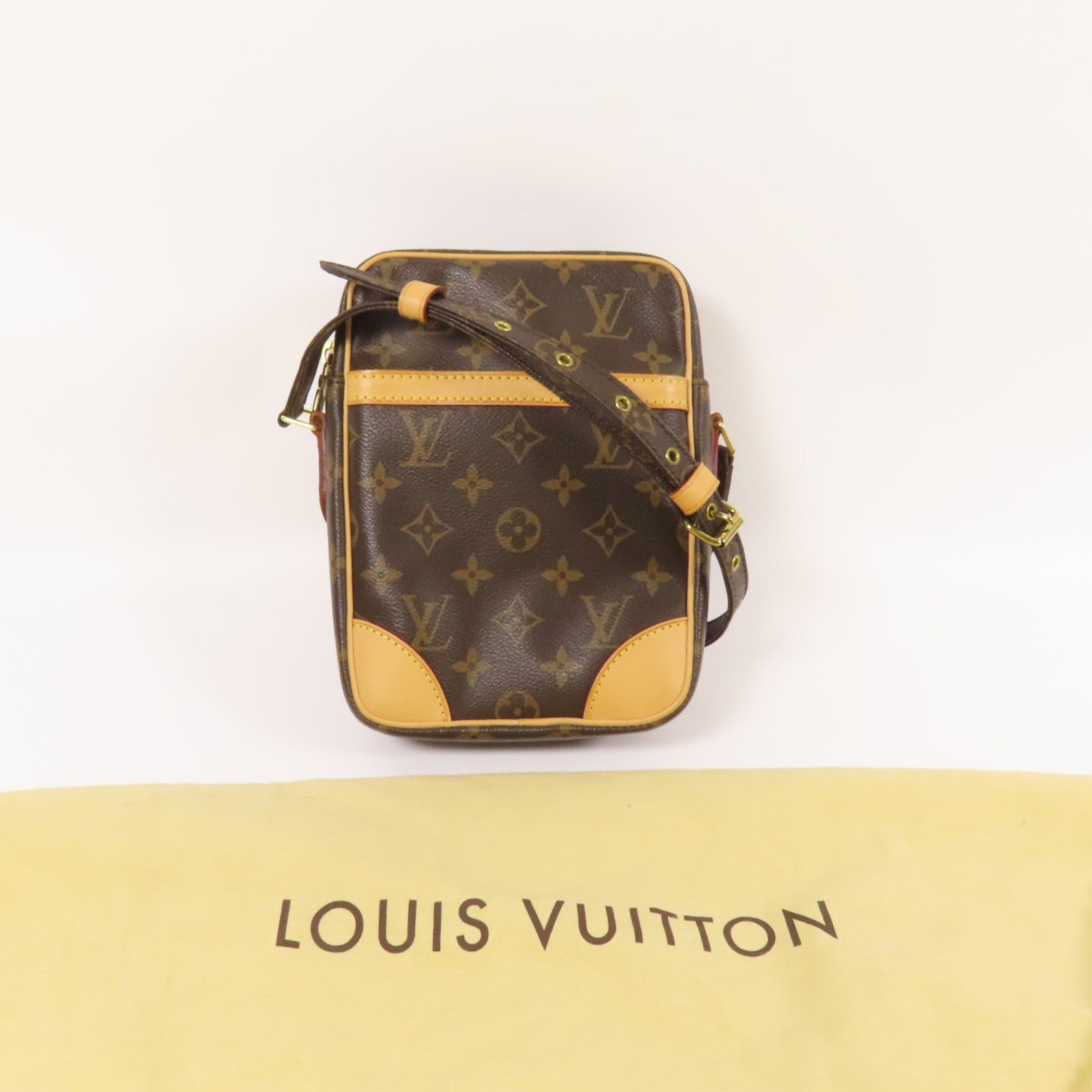 LOUIS VUITTON Monogram Danube金扣肩背袋