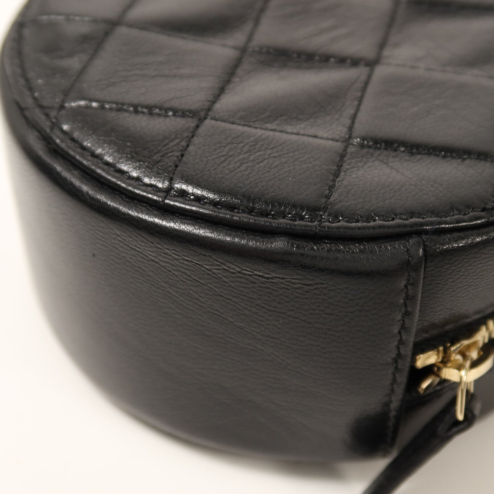 CHANEL 牛皮皮革Chain Shoulder金扣鏈帶肩背袋