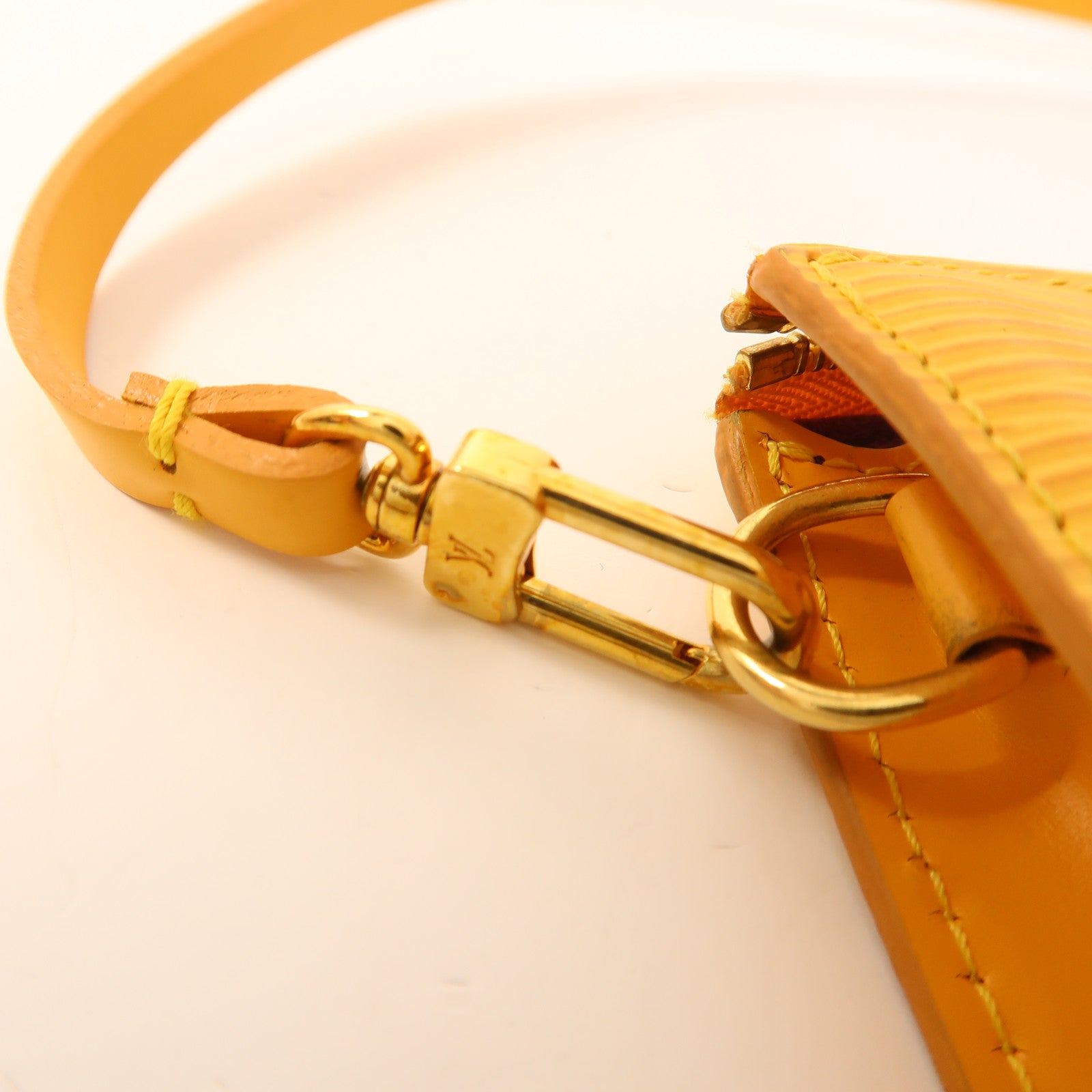 LOUIS VUITTON Epi Pochette Accessoires Pouch金扣手挽袋