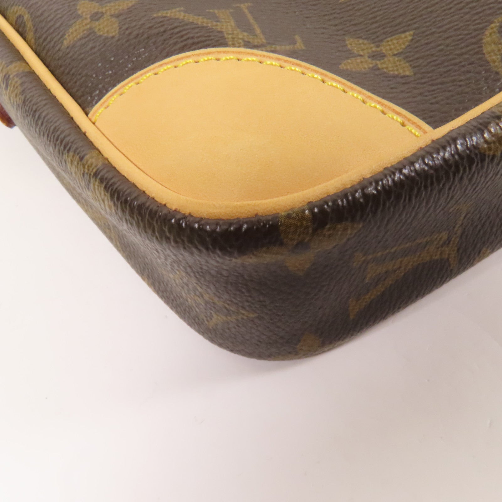 LOUIS VUITTON Monogram Danube金扣肩背袋