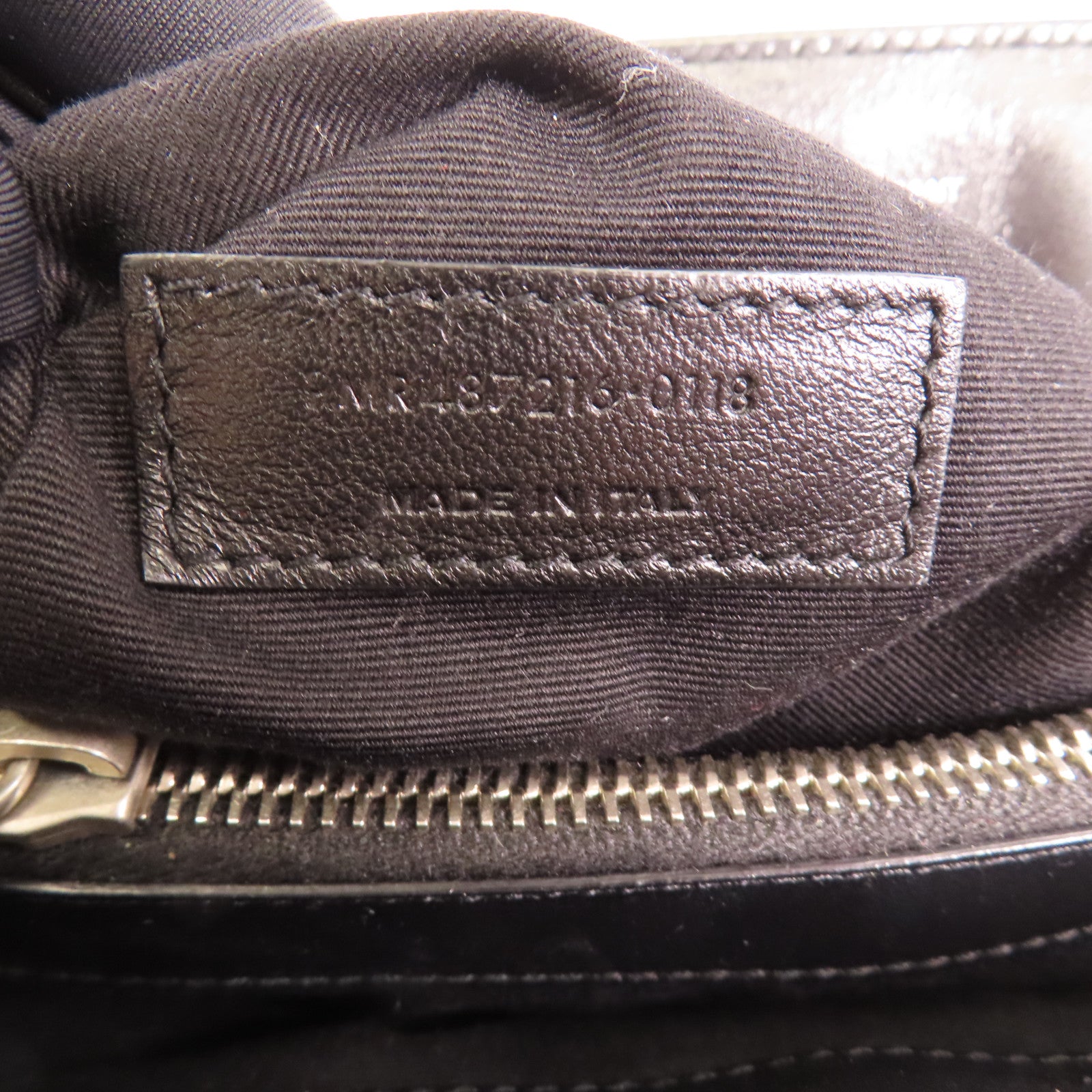 YVES SAINT LAURENT 羊皮皮革Lou Lou Chain Shoulder銀扣肩背袋