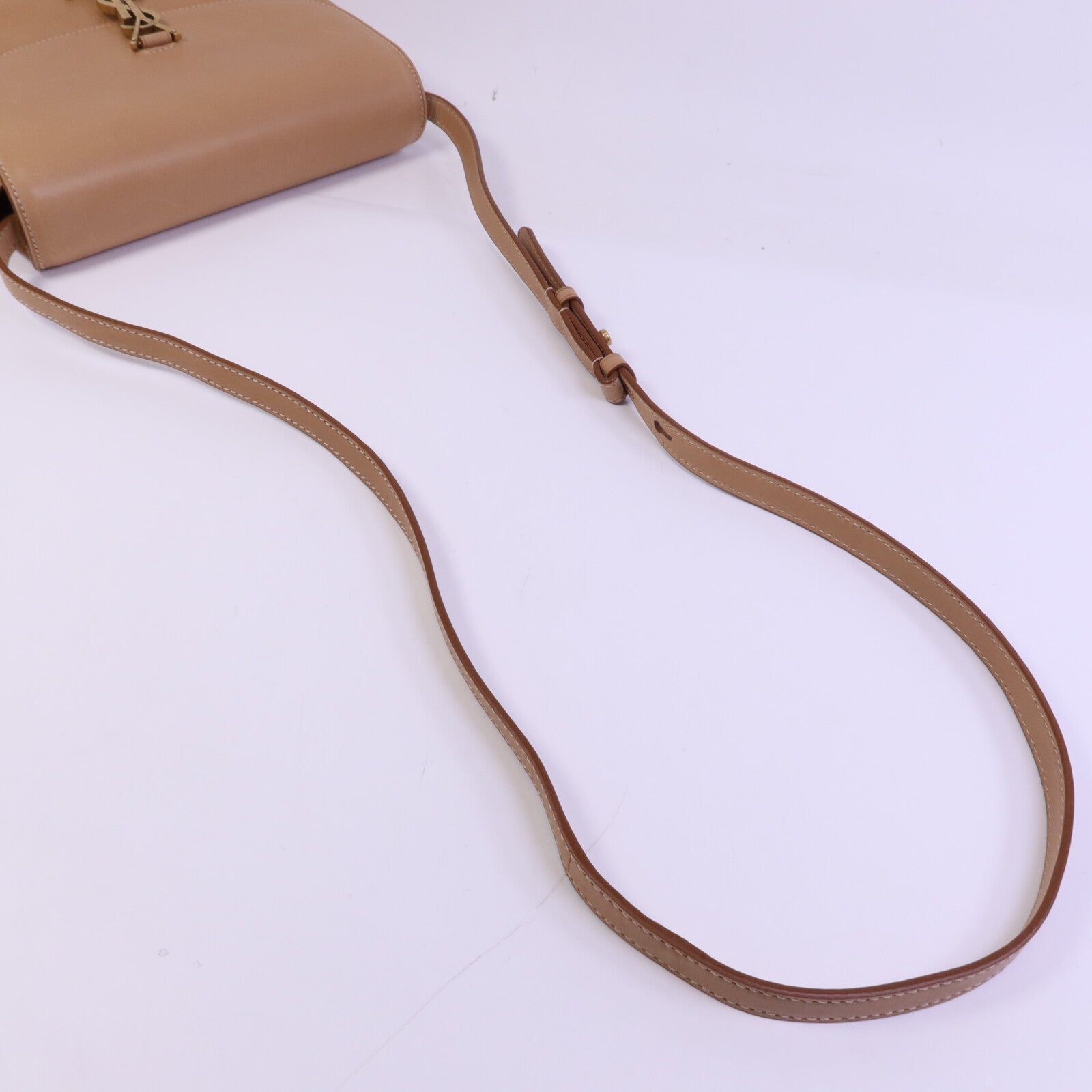 YVES SAINT LAURENT 牛皮皮革Kaia Bag金扣肩背袋