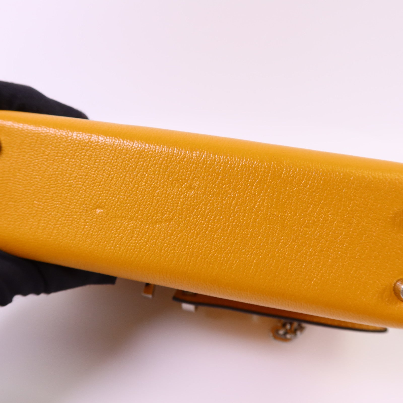 HERMES Chevre皮革Verrou Mini銀扣鏈帶肩背袋Jaune Ambre