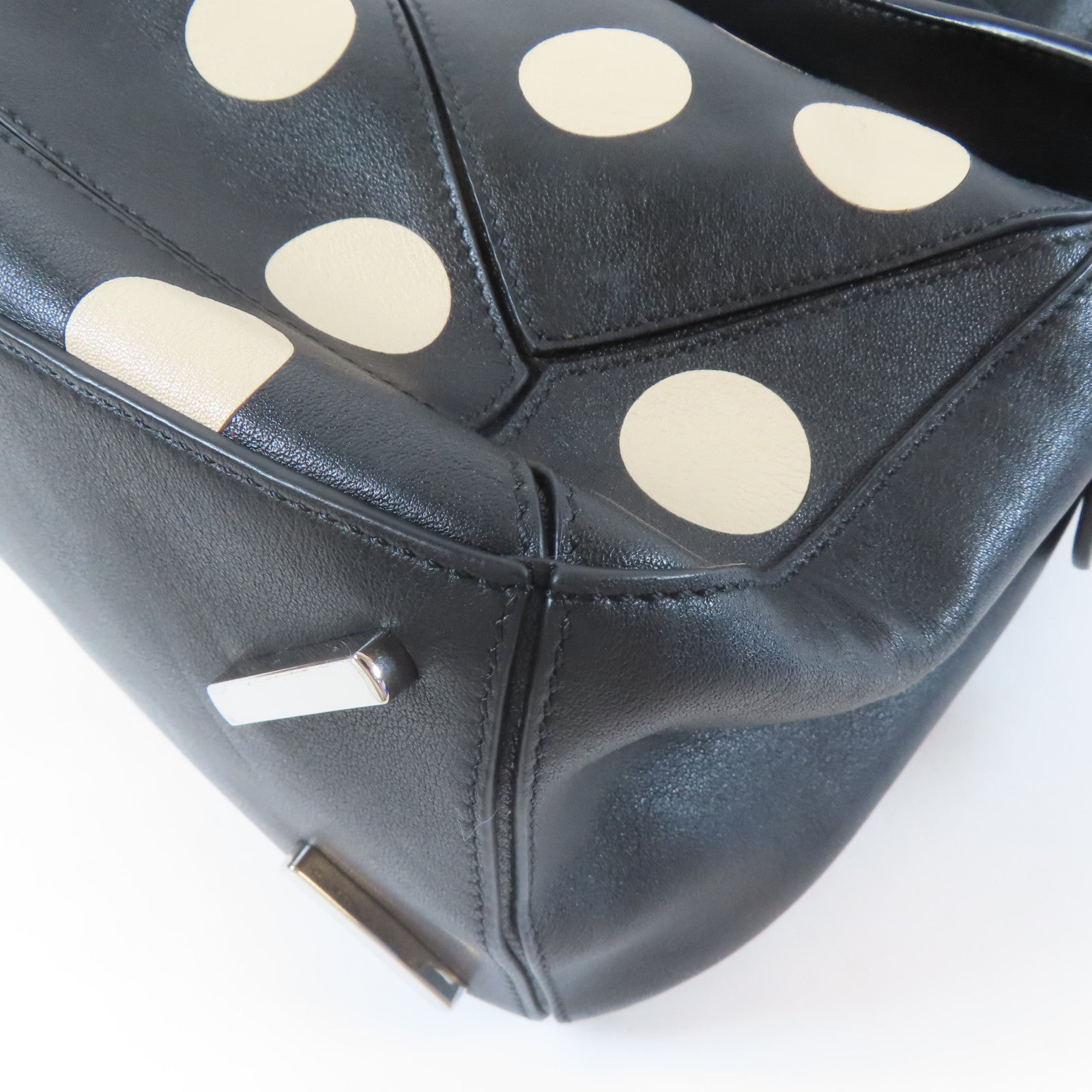 LOEWE 牛皮皮革Puzzle Polka Dot銀扣手挽肩背兩用袋黑色