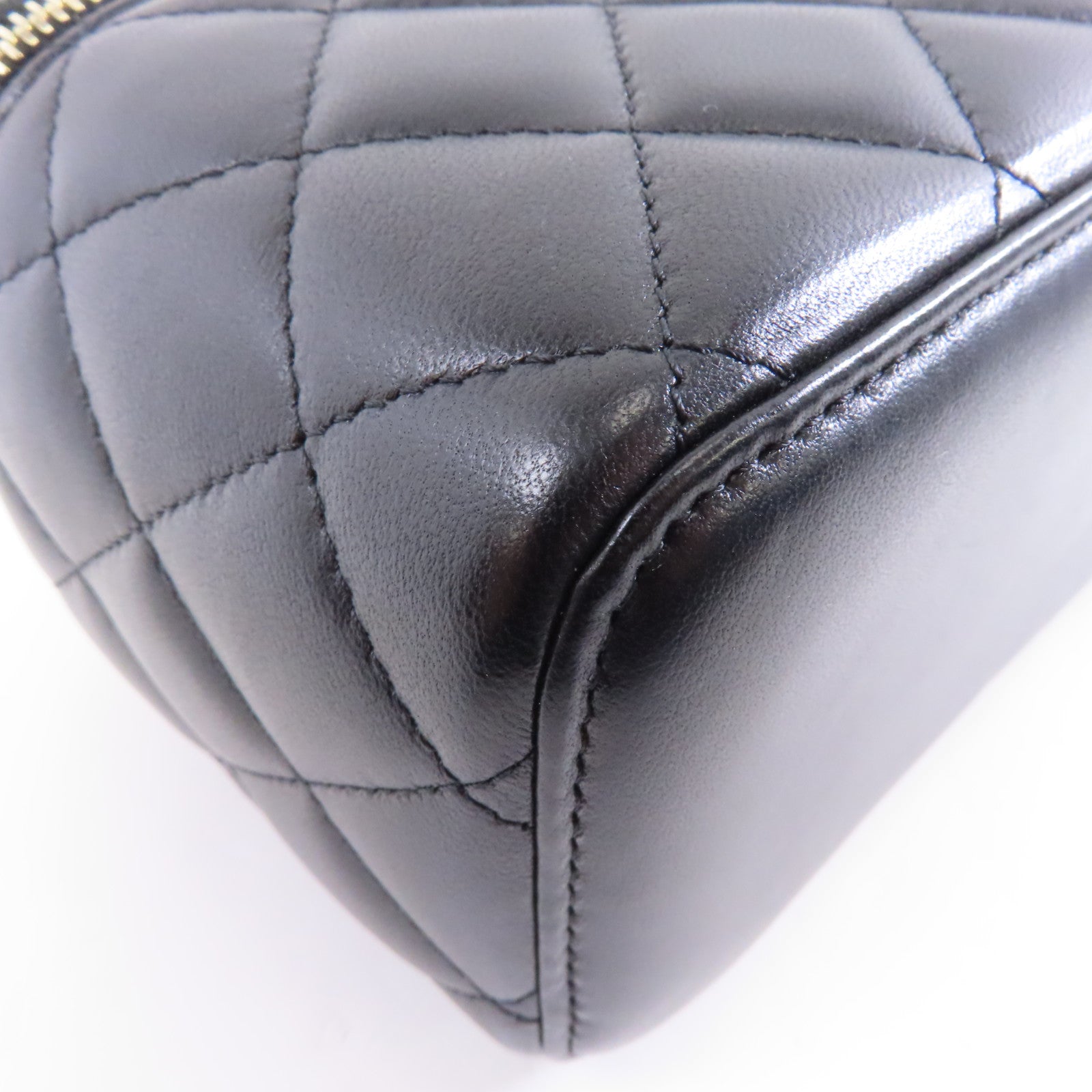 CHANEL 菱格羊皮皮革Vanity Bag金扣鏈帶肩背袋黑色