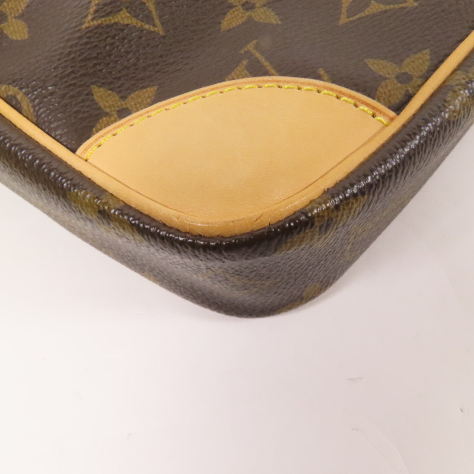 LOUIS VUITTON Monogram Danube金扣肩背袋