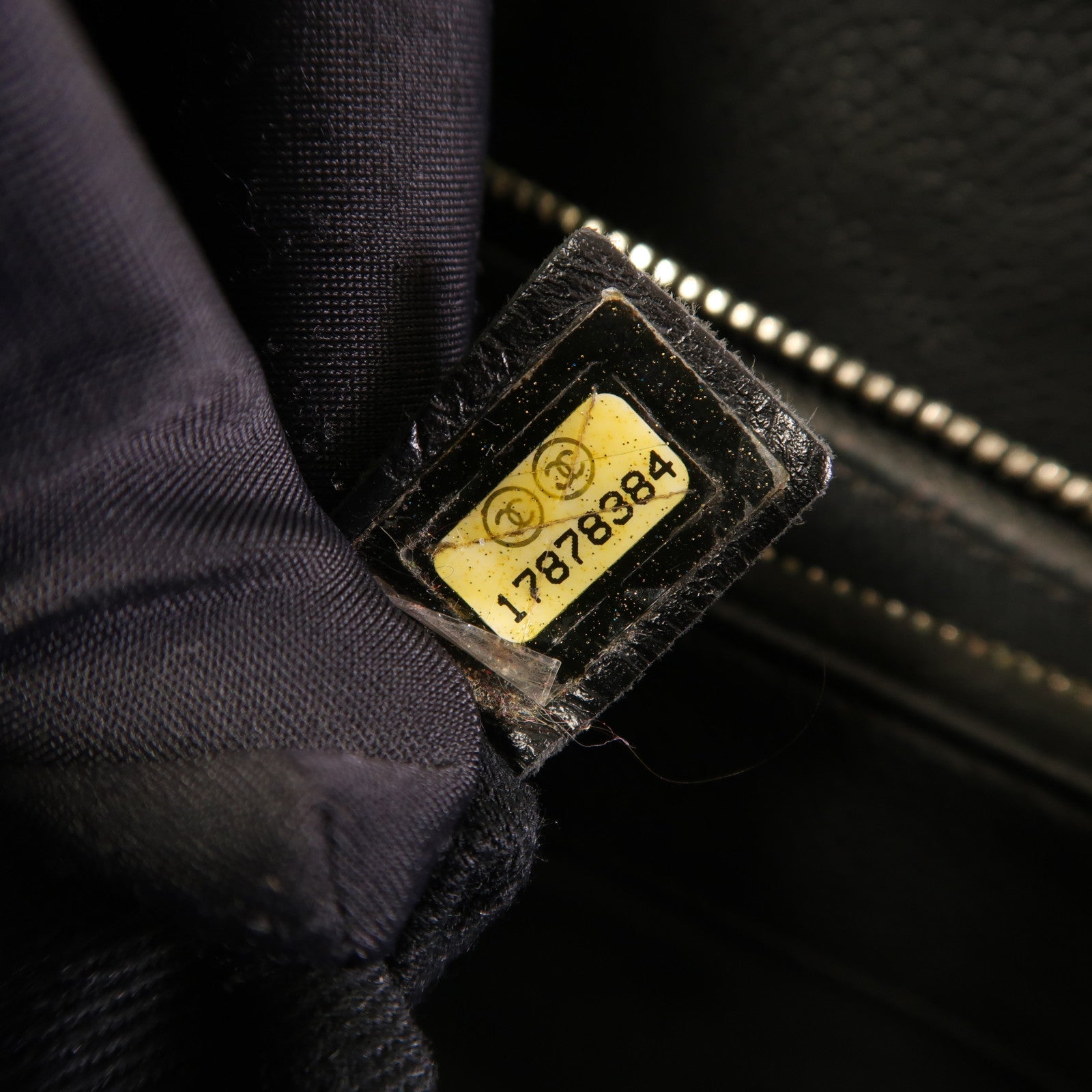 CHANEL 牛皮皮革Shoulder Bag銀扣鏈帶肩背袋