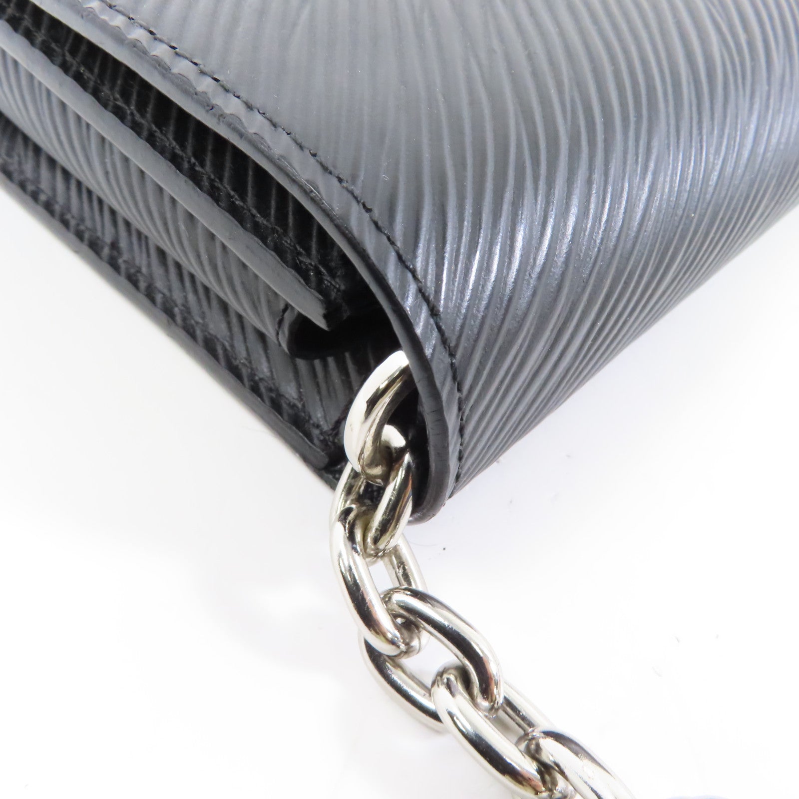 LOUIS VUITTON Epi Portefuille Twist Chain Wallet銀扣鏈帶肩背袋黑色