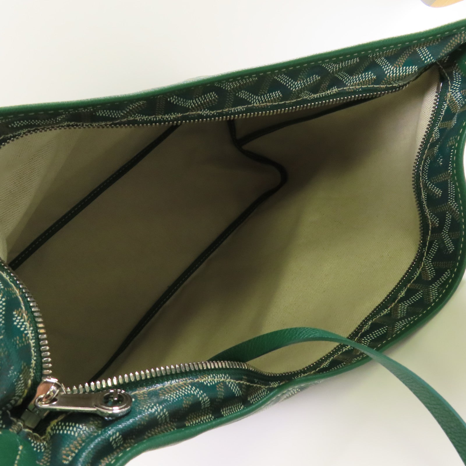 GOYARD 塗層帆布Hobo銀扣肩背袋