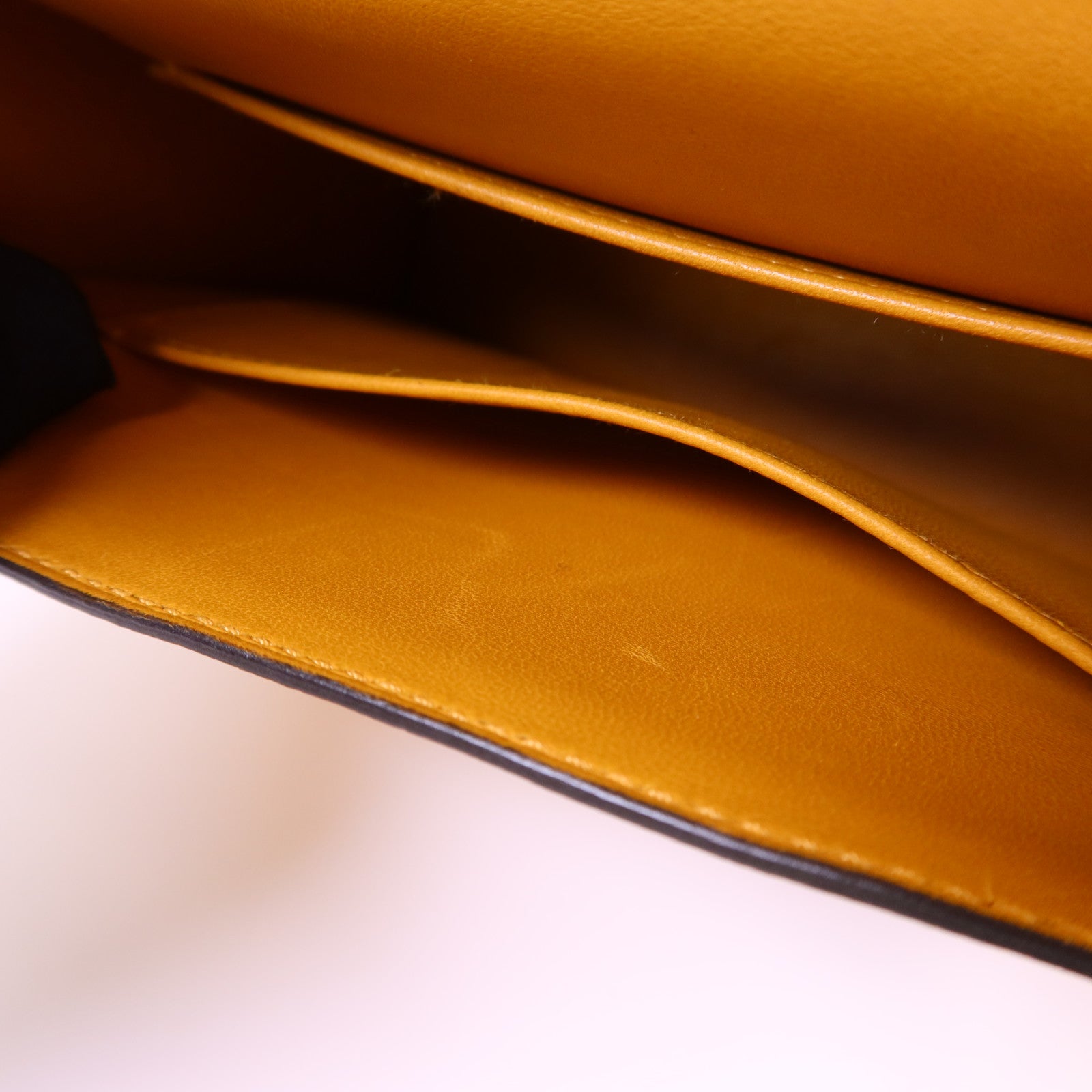 HERMES Chevre皮革Verrou Mini銀扣鏈帶肩背袋Jaune Ambre