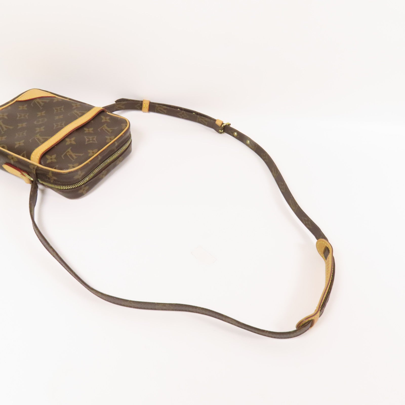 LOUIS VUITTON Monogram Danube金扣肩背袋