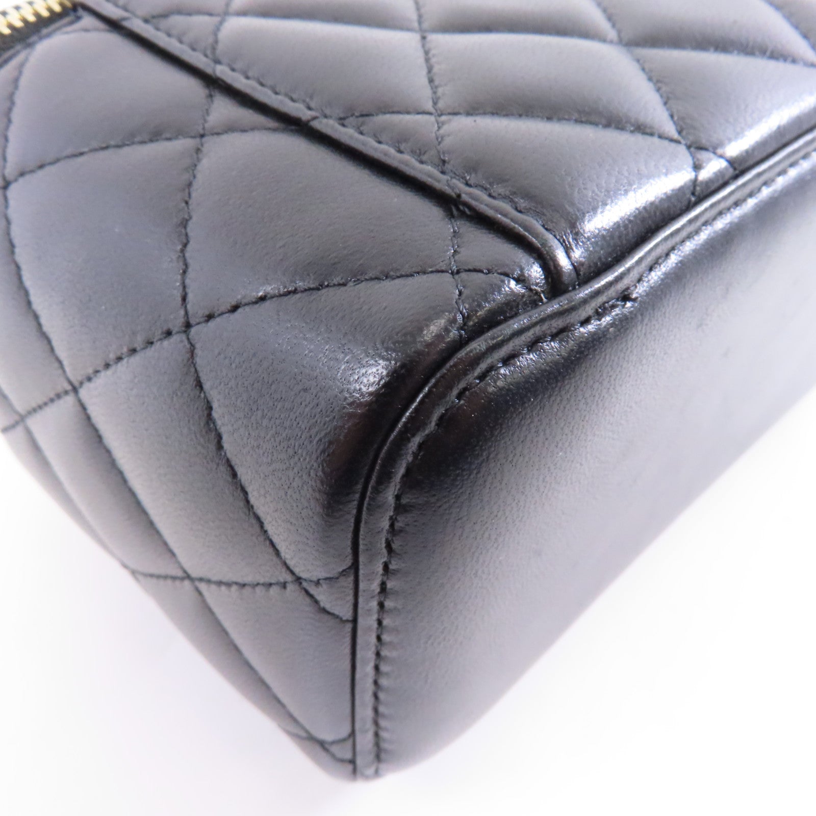 CHANEL 菱格羊皮皮革Vanity Bag金扣鏈帶肩背袋黑色