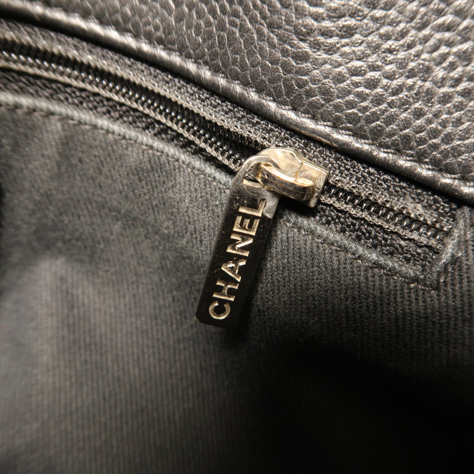 CHANEL 牛皮皮革Shoulder Bag銀扣鏈帶肩背袋