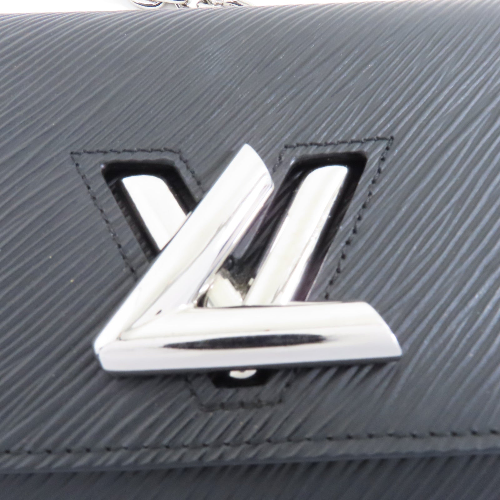 LOUIS VUITTON Epi Portefuille Twist Chain Wallet銀扣鏈帶肩背袋黑色