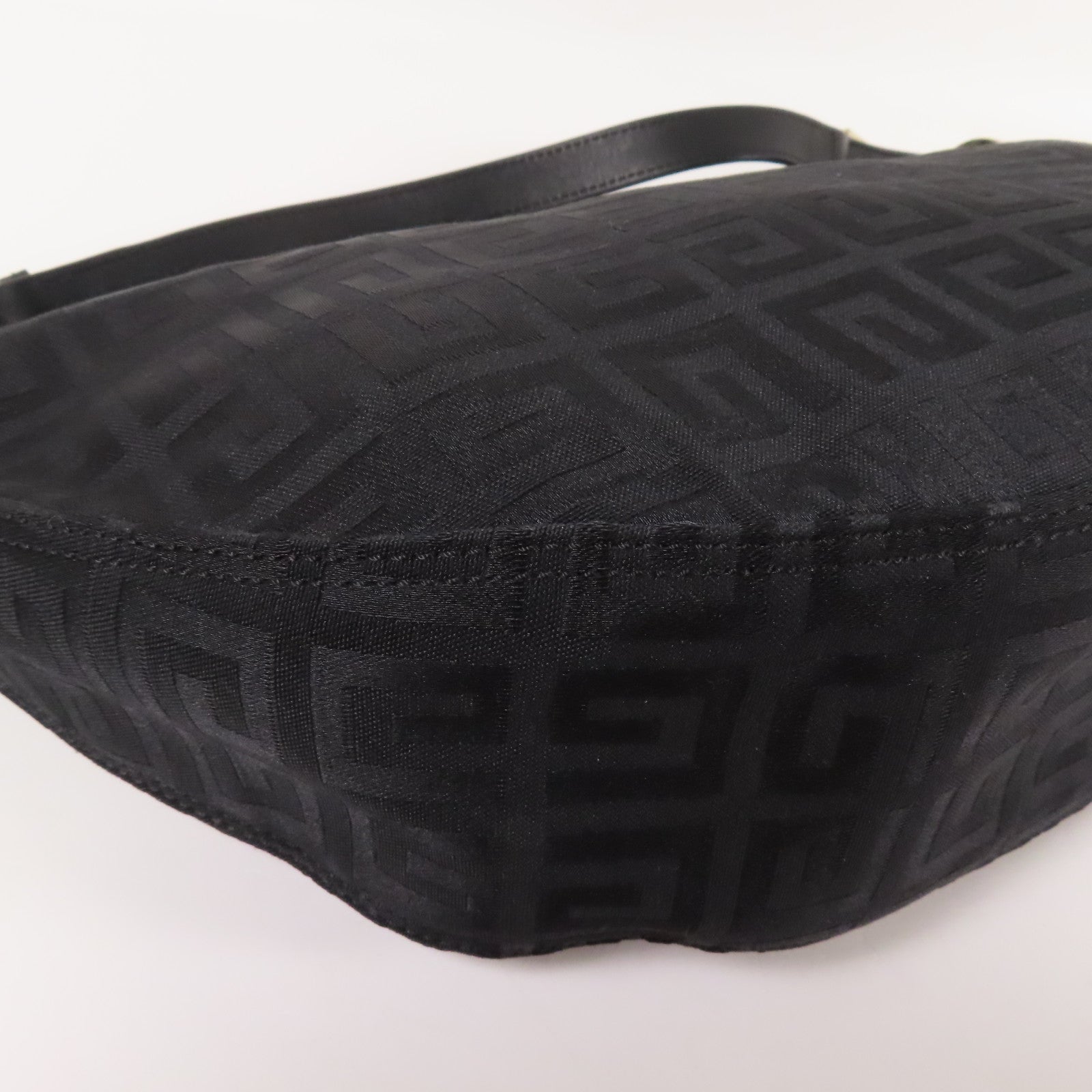 GIVENCHY 帆布Shoulder Bag金扣肩背袋