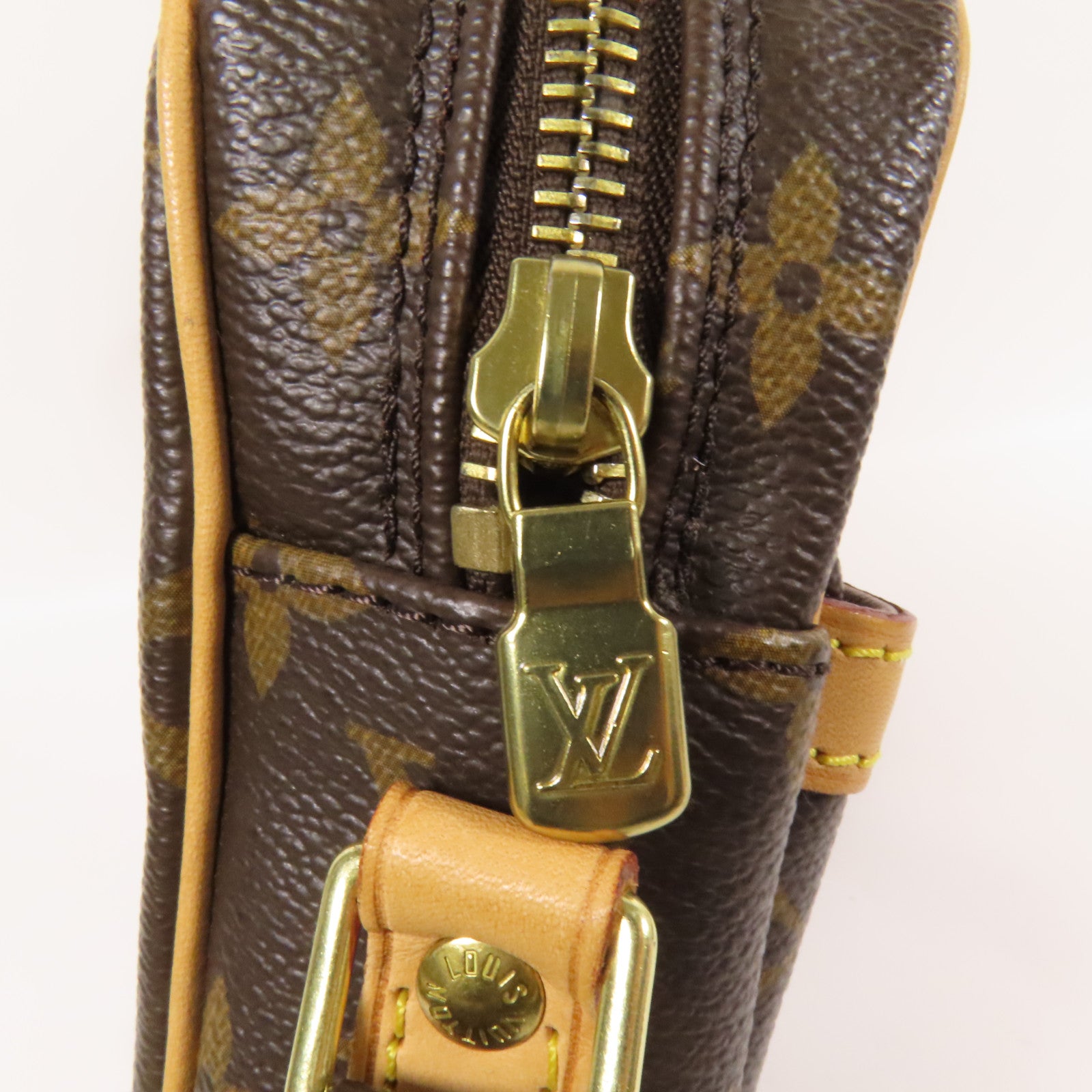 LOUIS VUITTON Monogram Danube金扣肩背袋