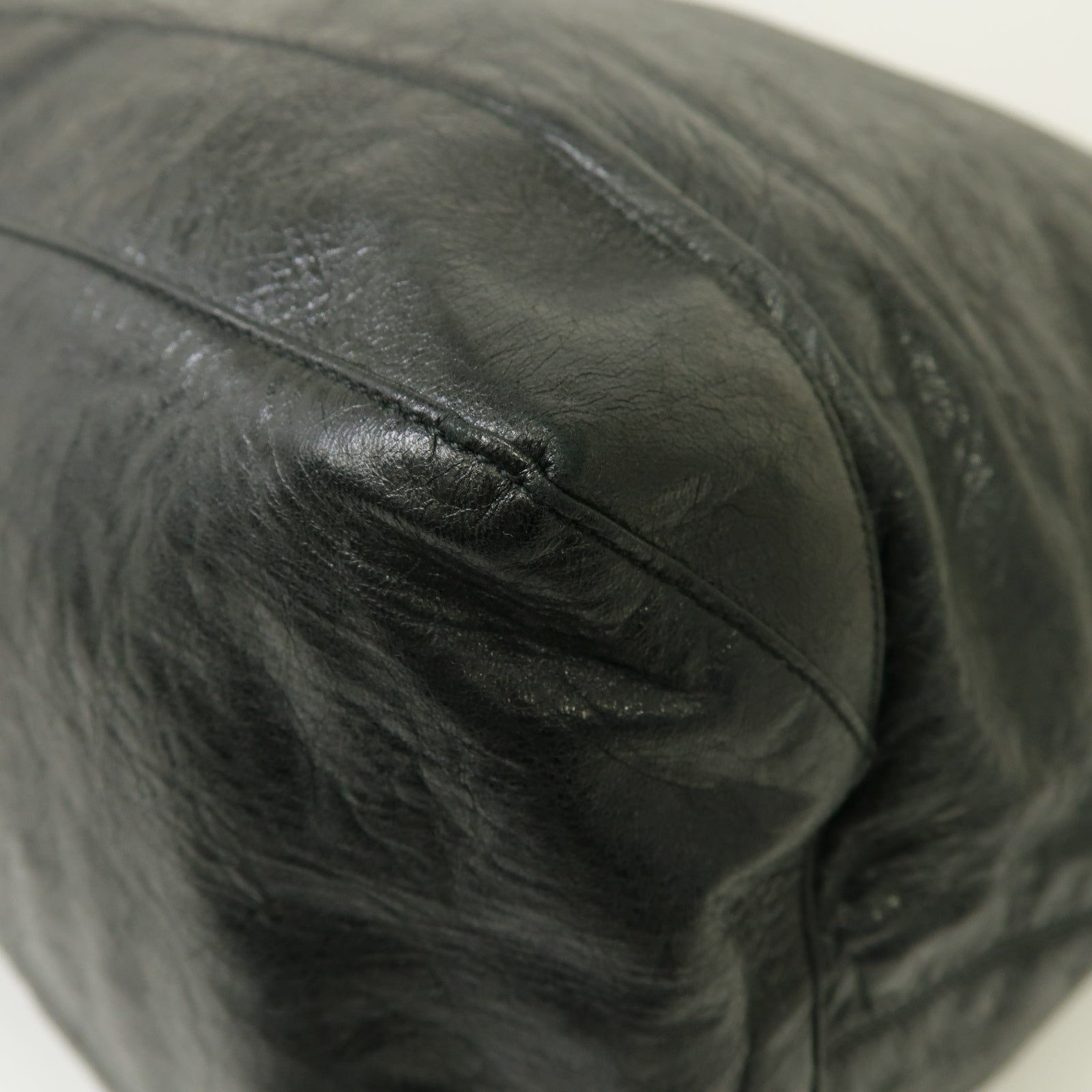 BALENCIAGA 牛皮皮革The Courier金扣肩背袋黒色