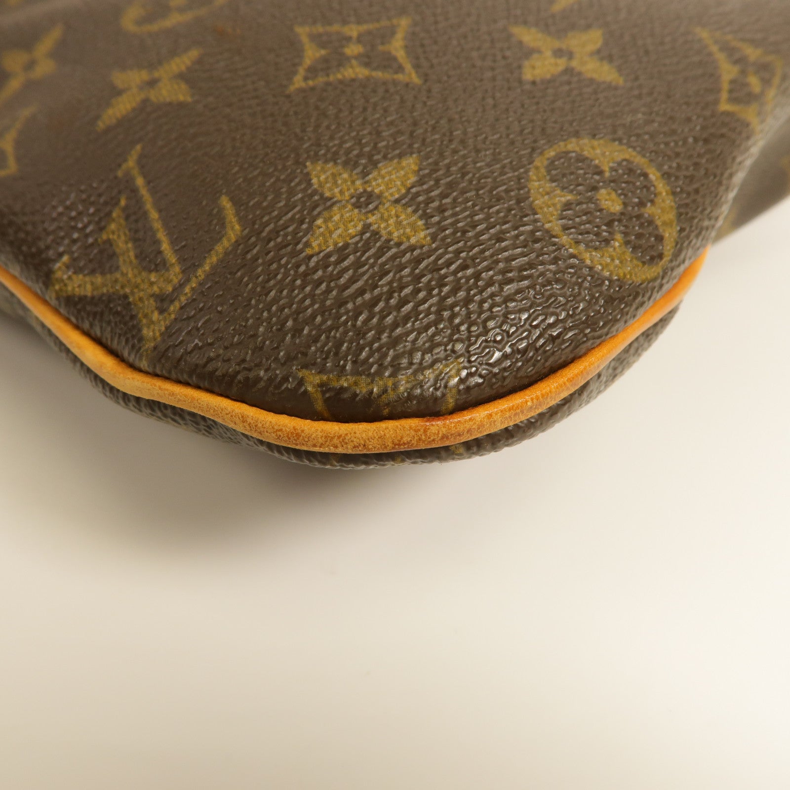 LOUIS VUITTON Monogram Pochette Bosphore金扣肩背袋棕色