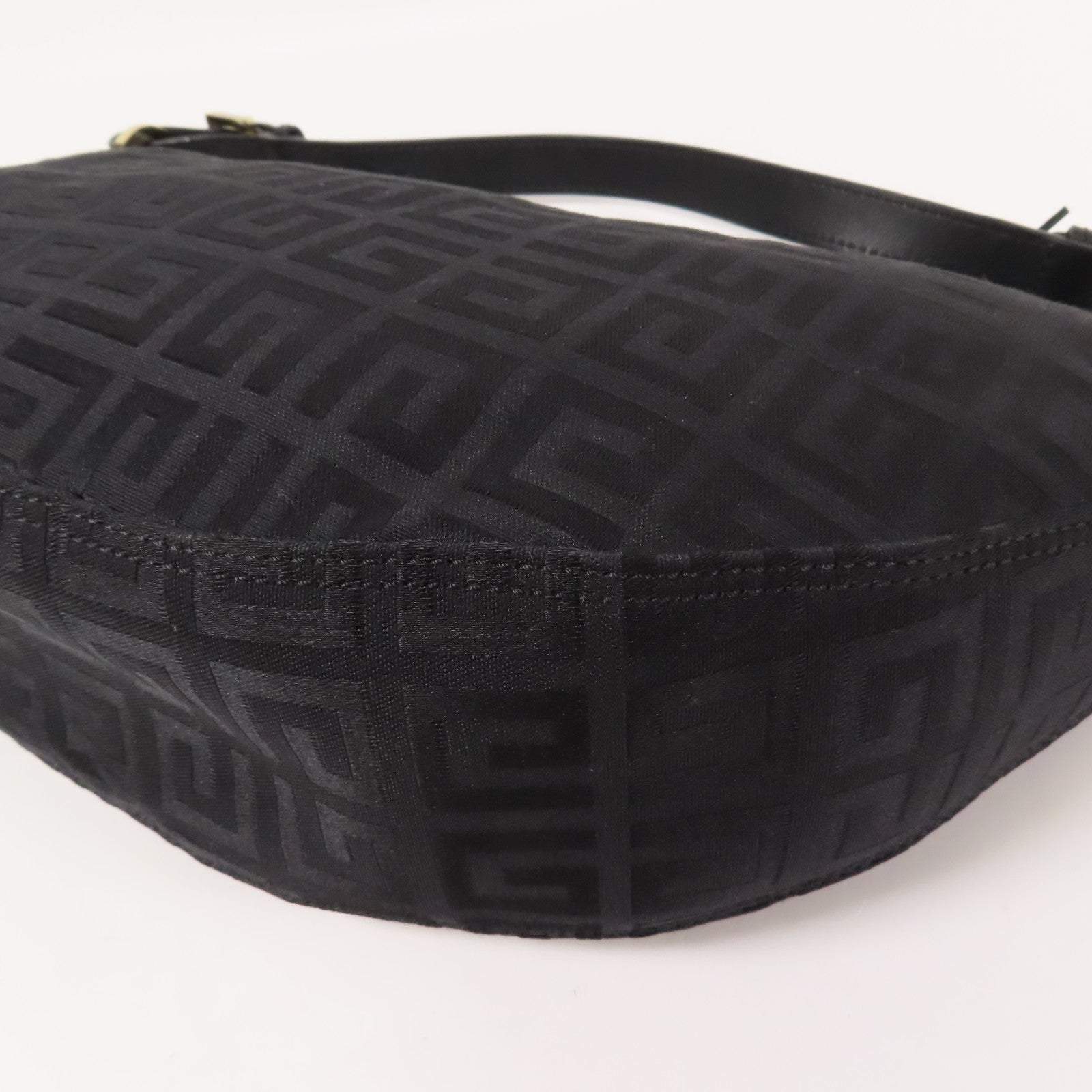 GIVENCHY 帆布Shoulder Bag金扣肩背袋