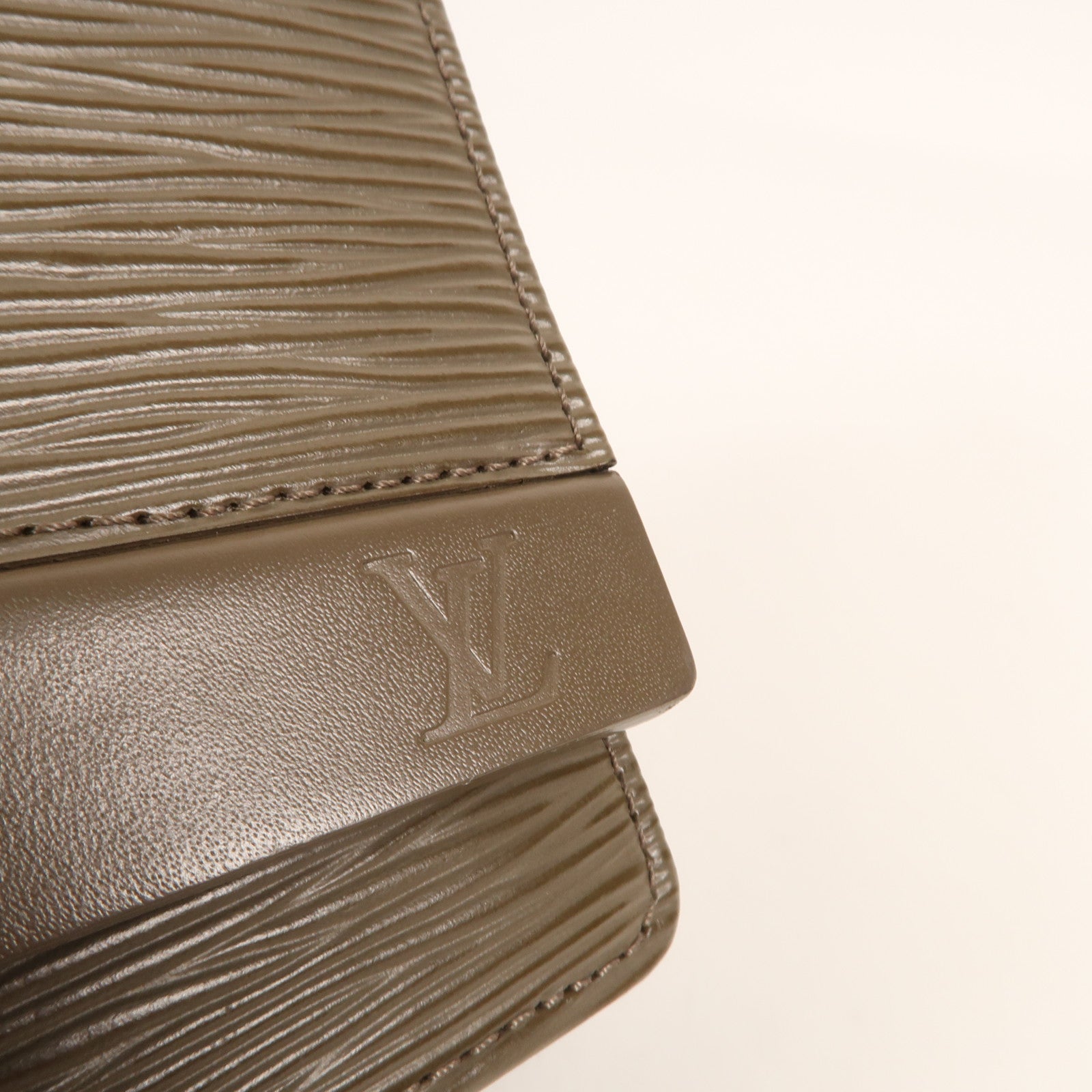 LOUIS VUITTON Epi Saint Tropez銀扣肩背袋