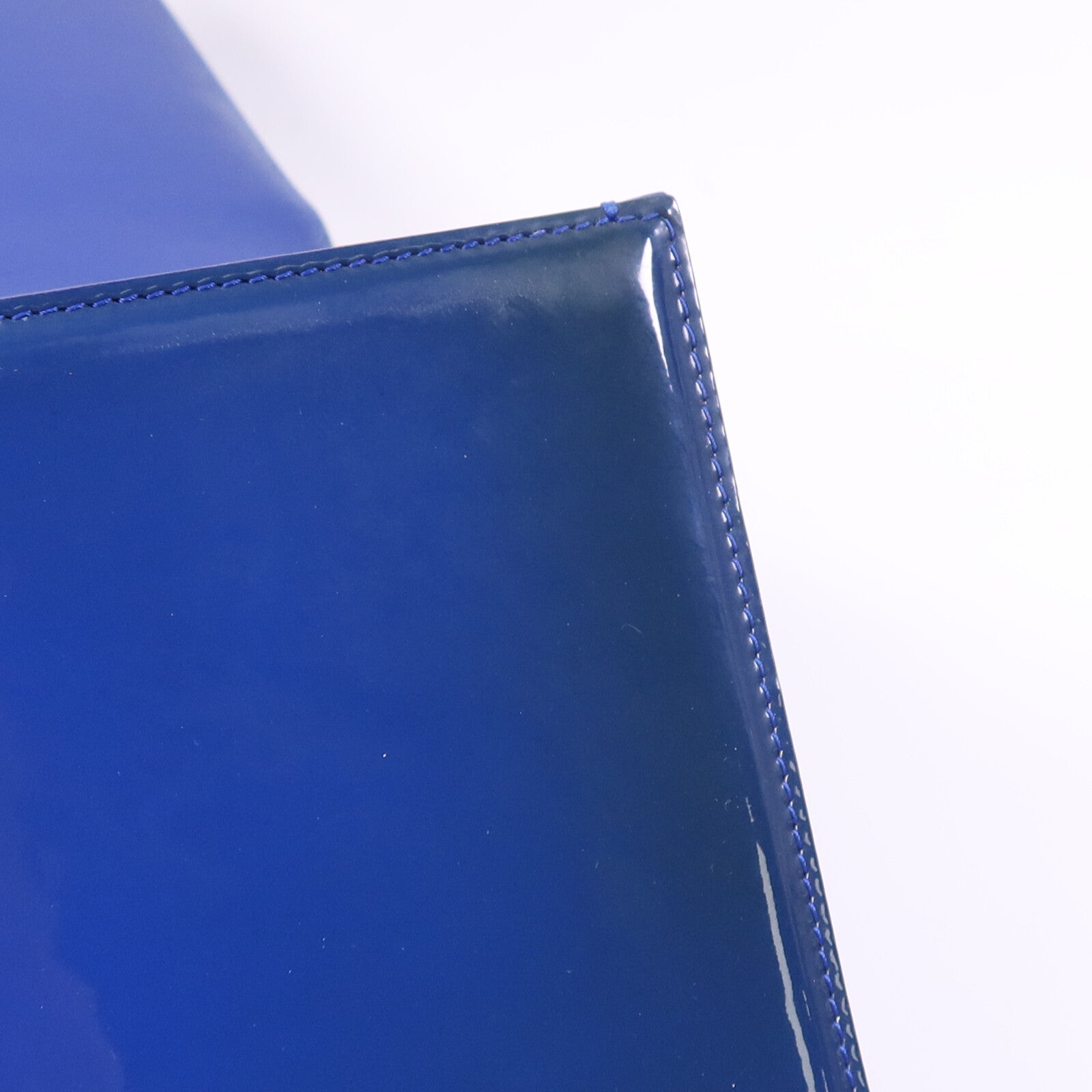 CHANEL 漆皮皮革Boy 28銀扣鏈帶肩背袋