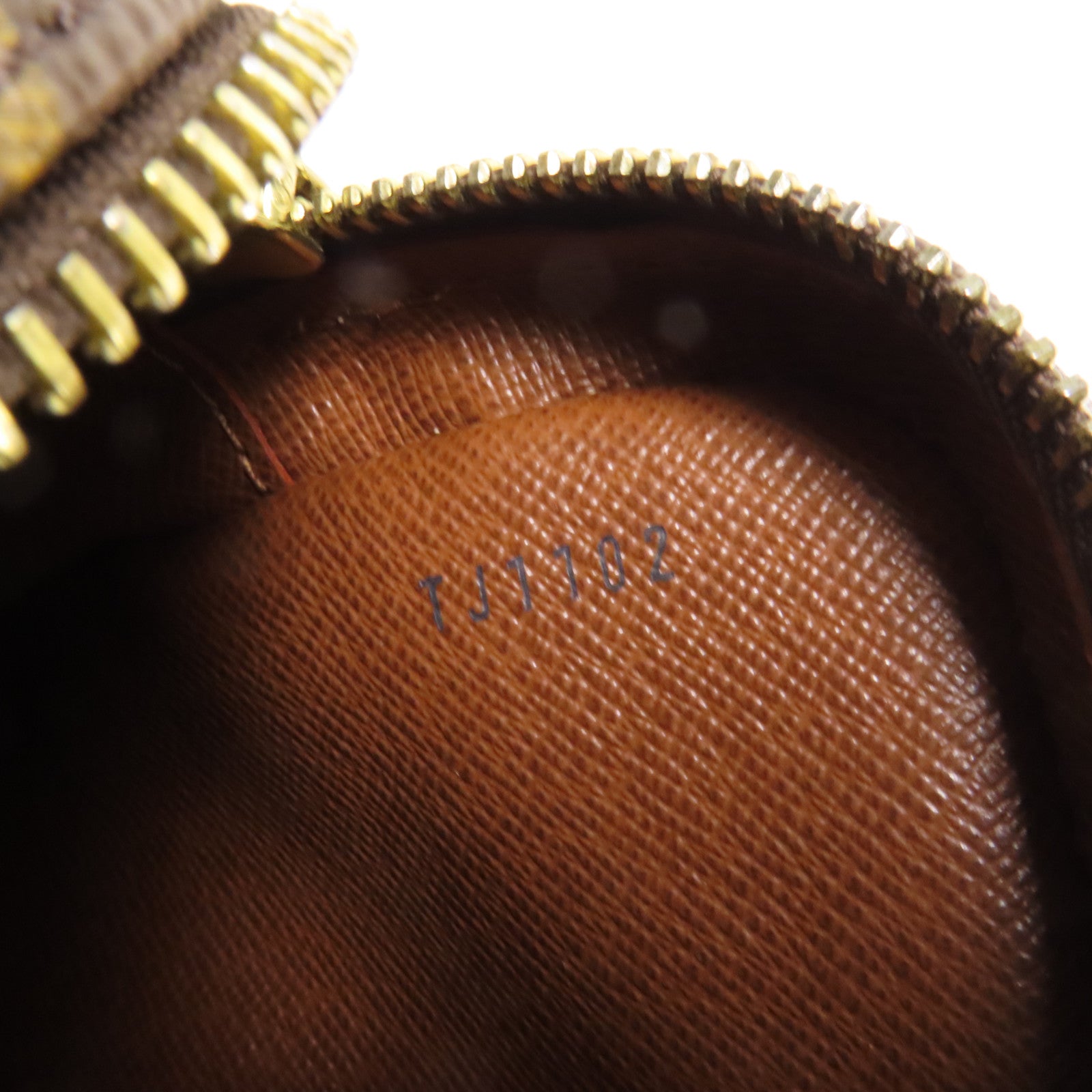 LOUIS VUITTON Monogram Danube金扣肩背袋