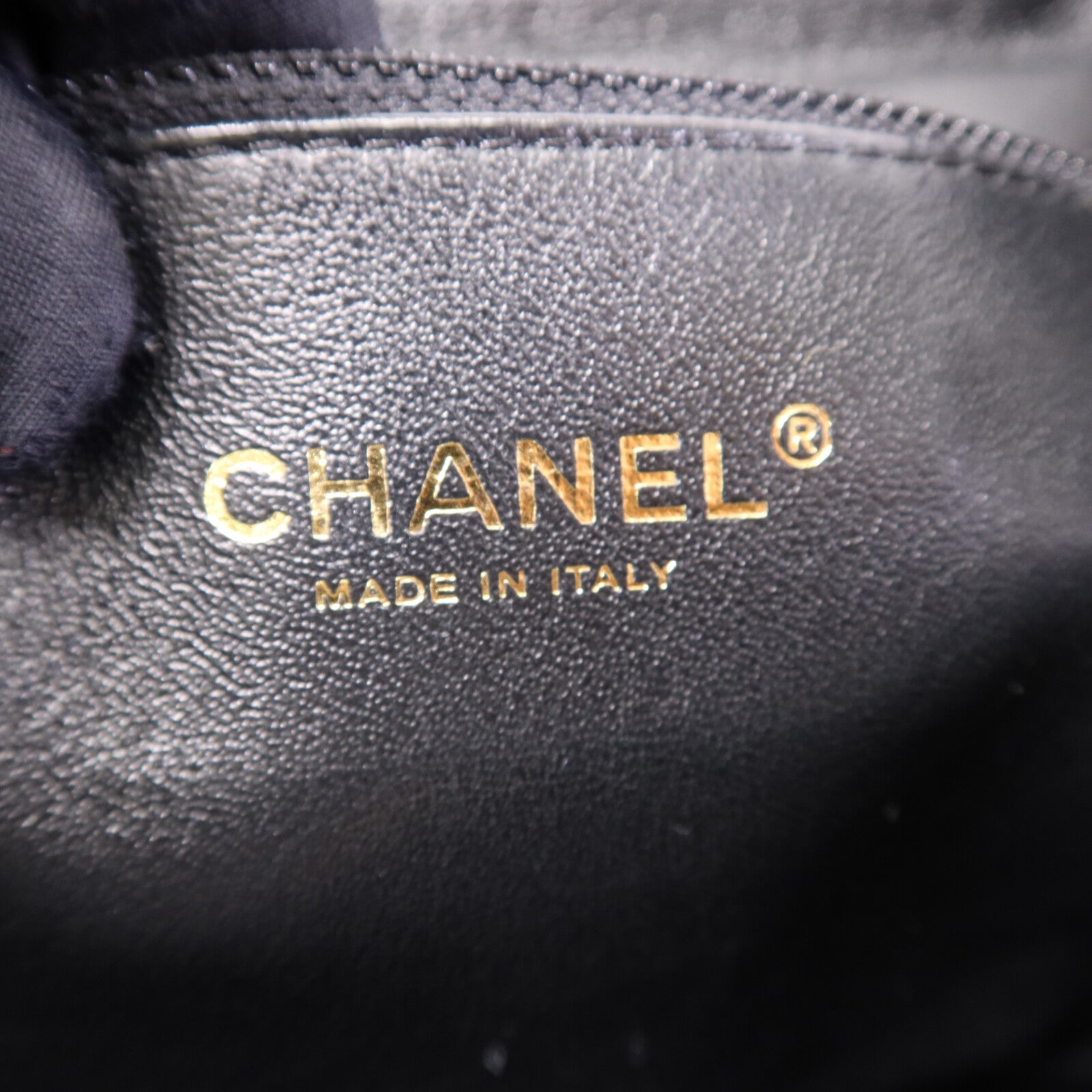 CHANEL 牛皮皮革Affinity Backpack金扣鏈帶背包