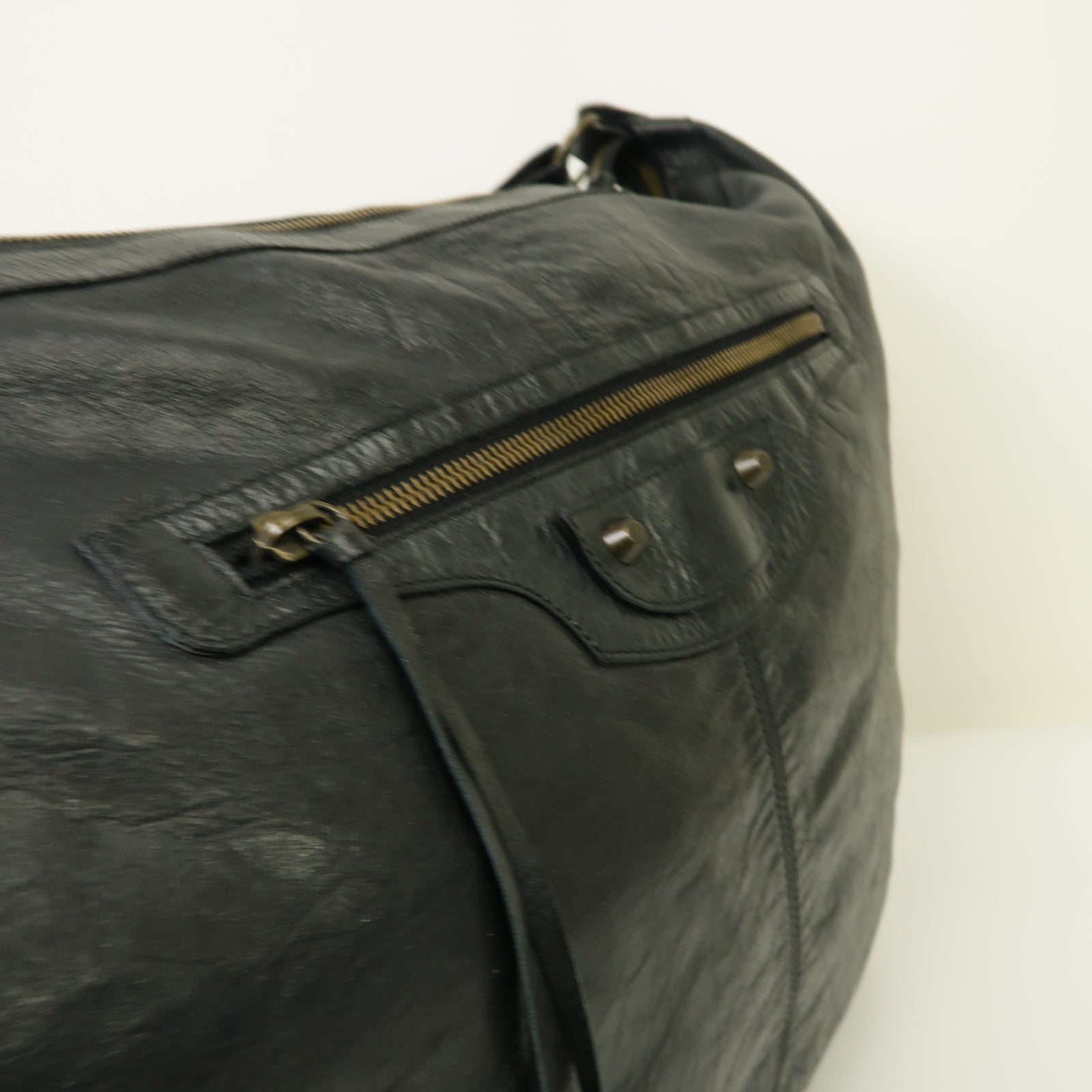 BALENCIAGA 牛皮皮革The Courier金扣肩背袋黒色