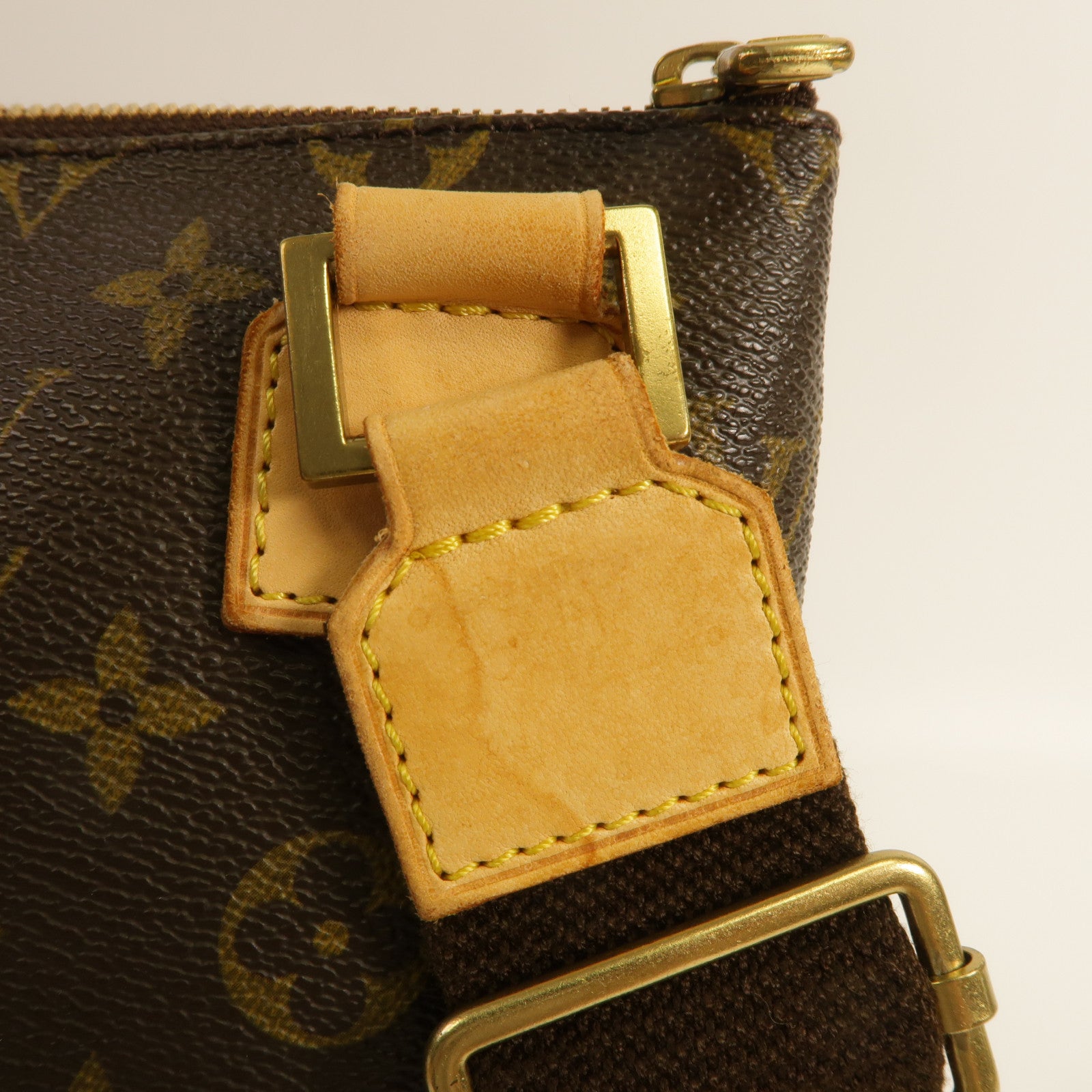 LOUIS VUITTON 【激減優惠】Monogram Pochette Bosphore金扣肩背袋棕色