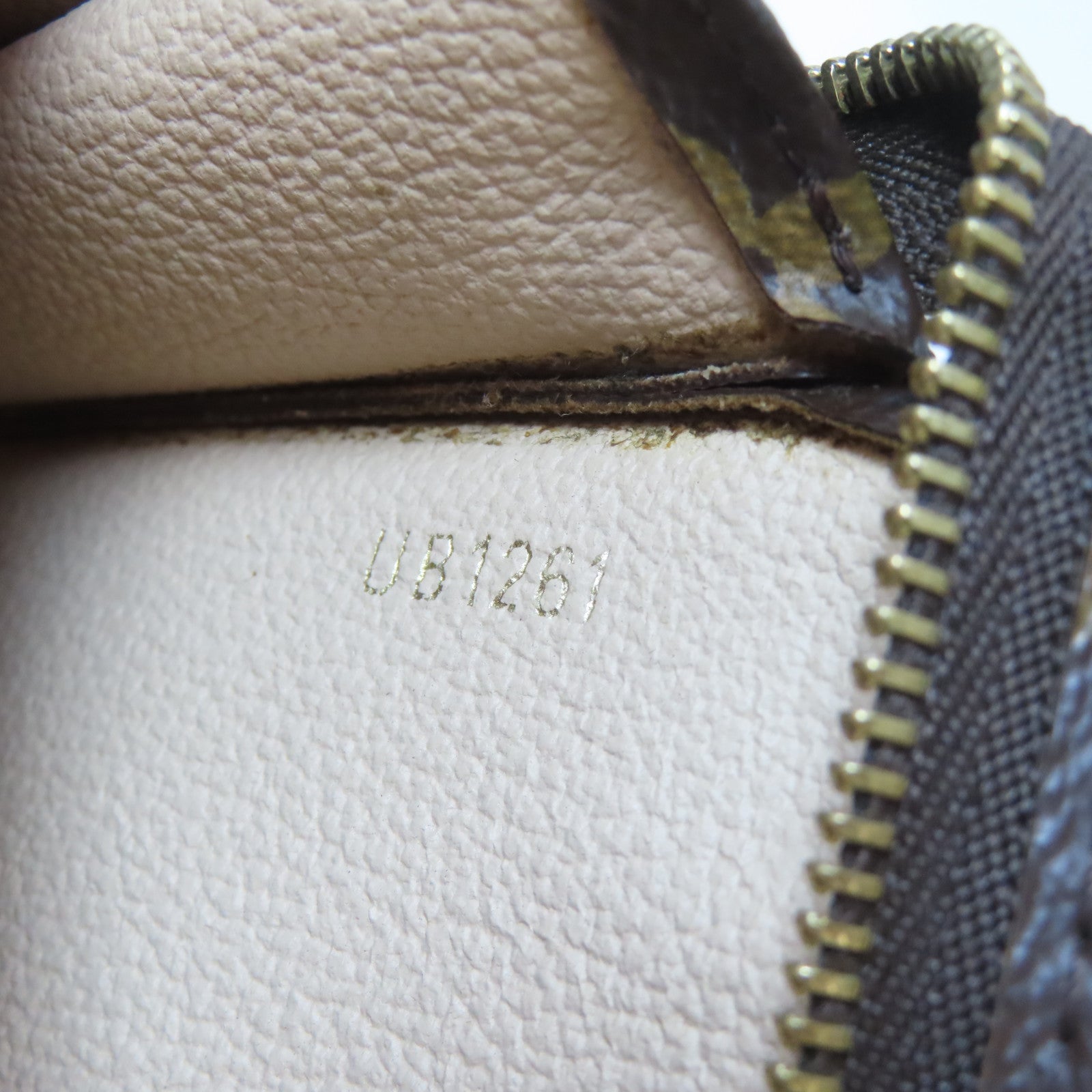 LOUIS VUITTON Monogram Toiletry Pouch金扣小袋啡色