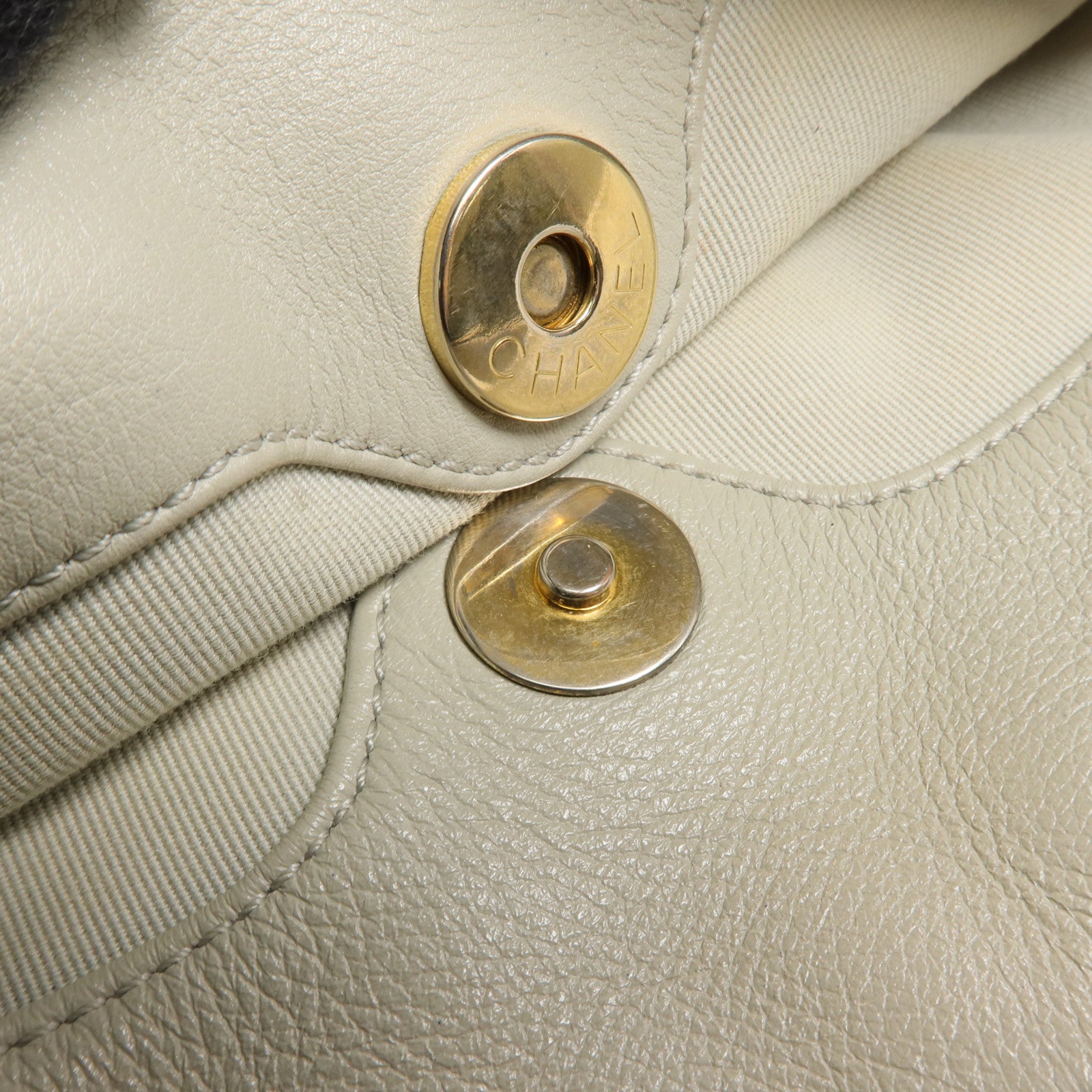 CHANEL 牛皮皮革Chain Shoulder Bag金扣鏈帶肩背袋