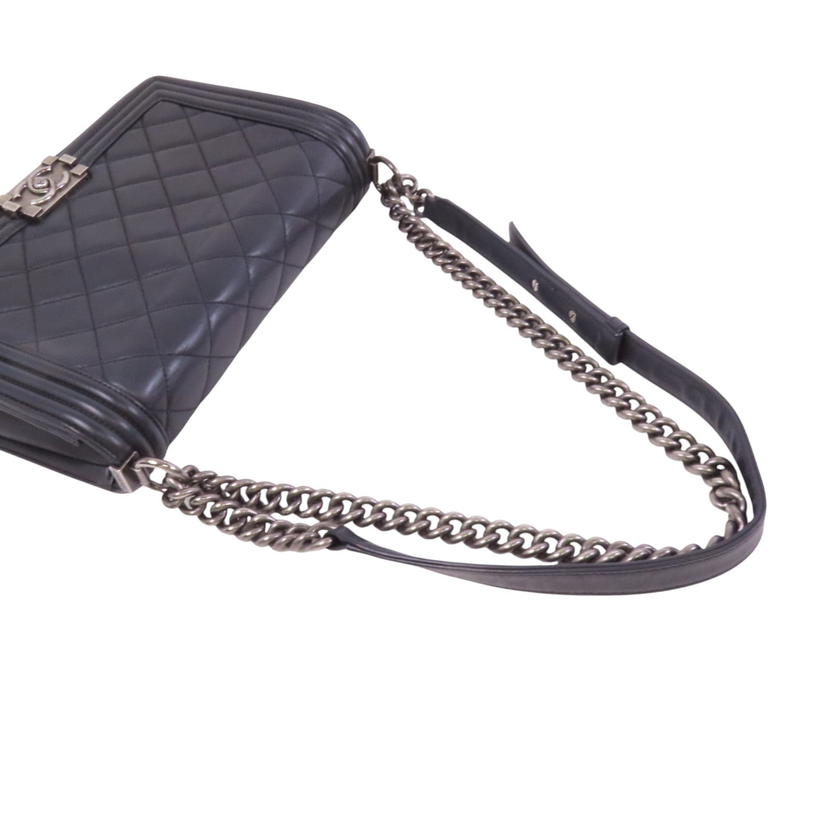 CHANEL 牛皮皮革Boy 28銀扣鏈帶肩背袋