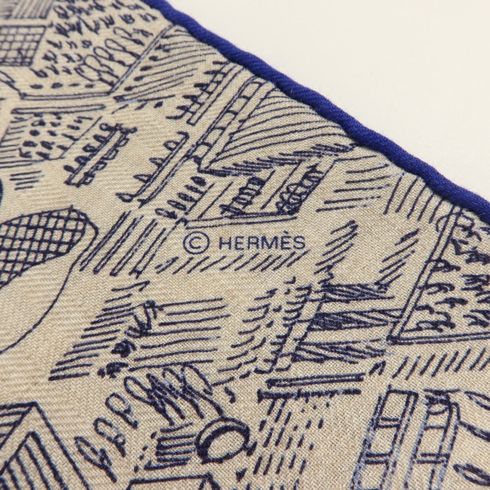 HERMES 羊絨/絲質Scarf 140X140絲巾