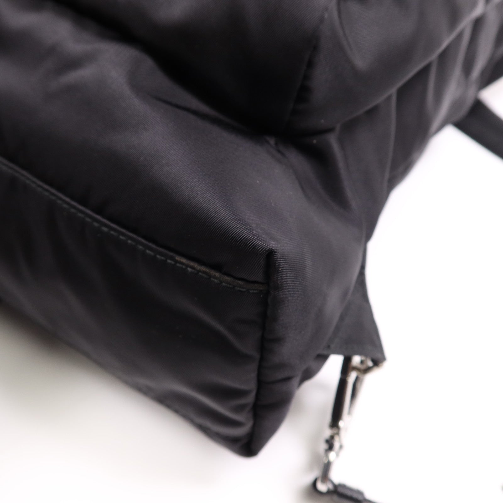 PRADA 尼龍Backpack銀扣背包