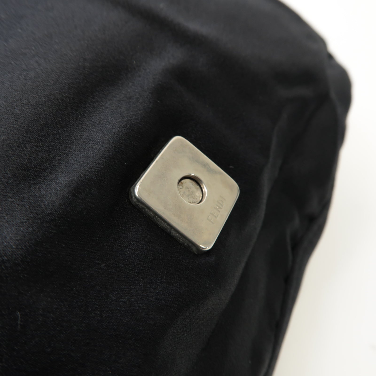 FENDI 尼龍Shoulder Bag銀扣肩背袋黒色