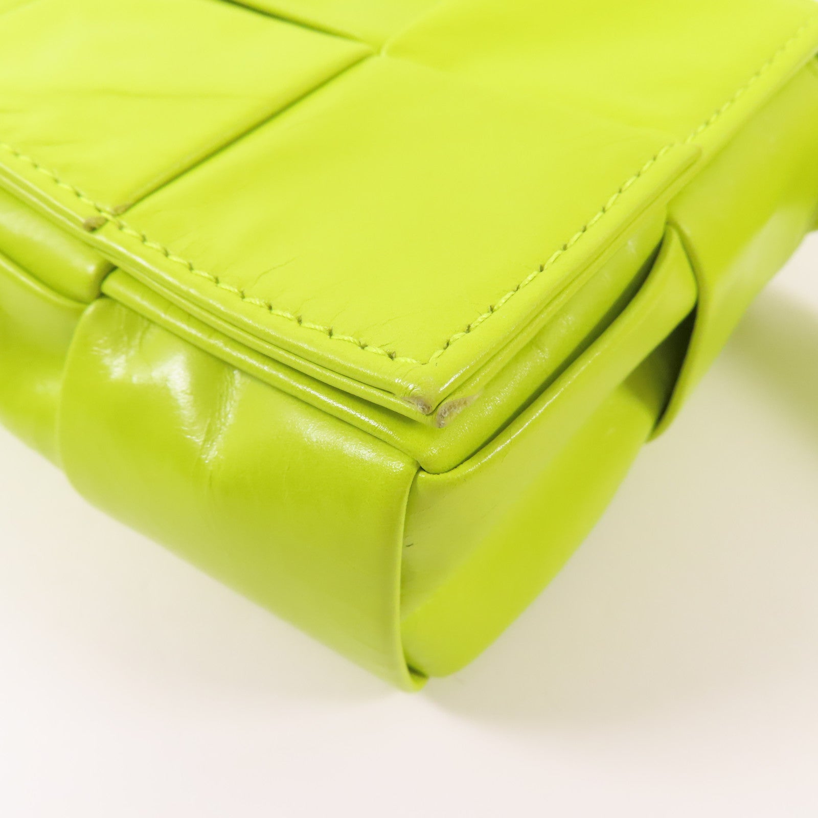 BOTTEGA VENETA 【激減優惠】牛皮皮革Cassette Bag肩背袋