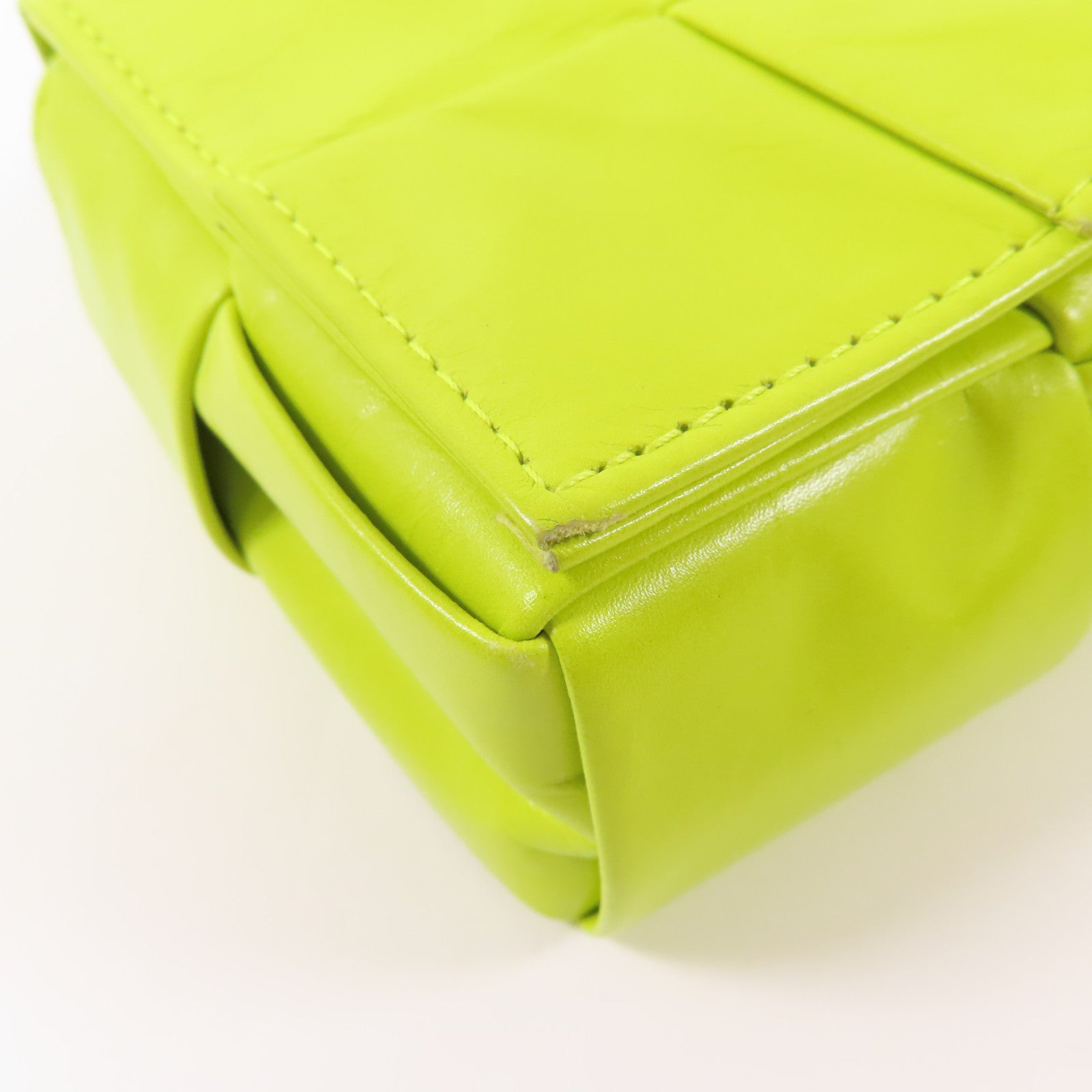 BOTTEGA VENETA 牛皮皮革Cassette Bag肩背袋